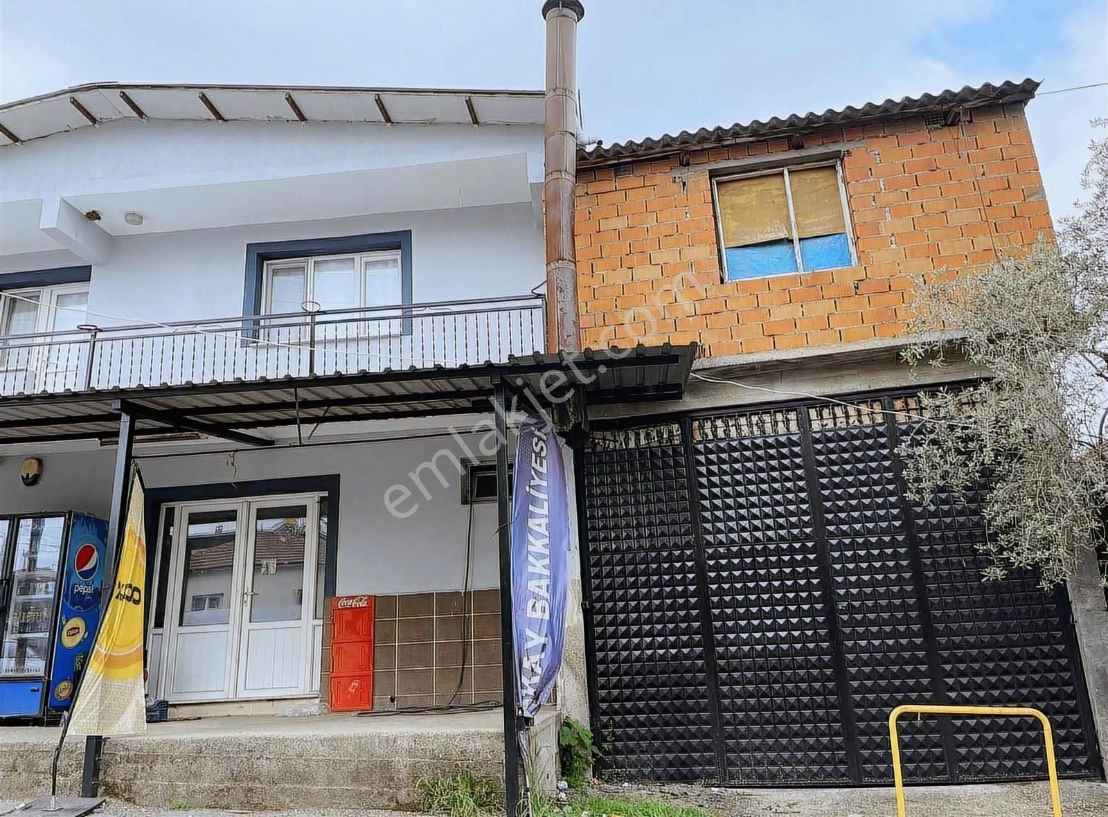 Kemalpaşa Sarılar Köyünde Köşe Parsel Ev ,market Ve Depolar - Görsel 4