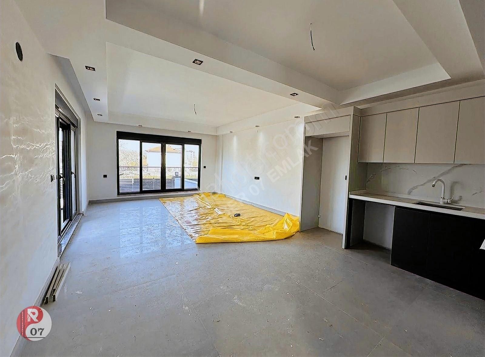 Antalya Korkuteli Uzunoluk Mahallesi'nde Satılık 4+1 Villa