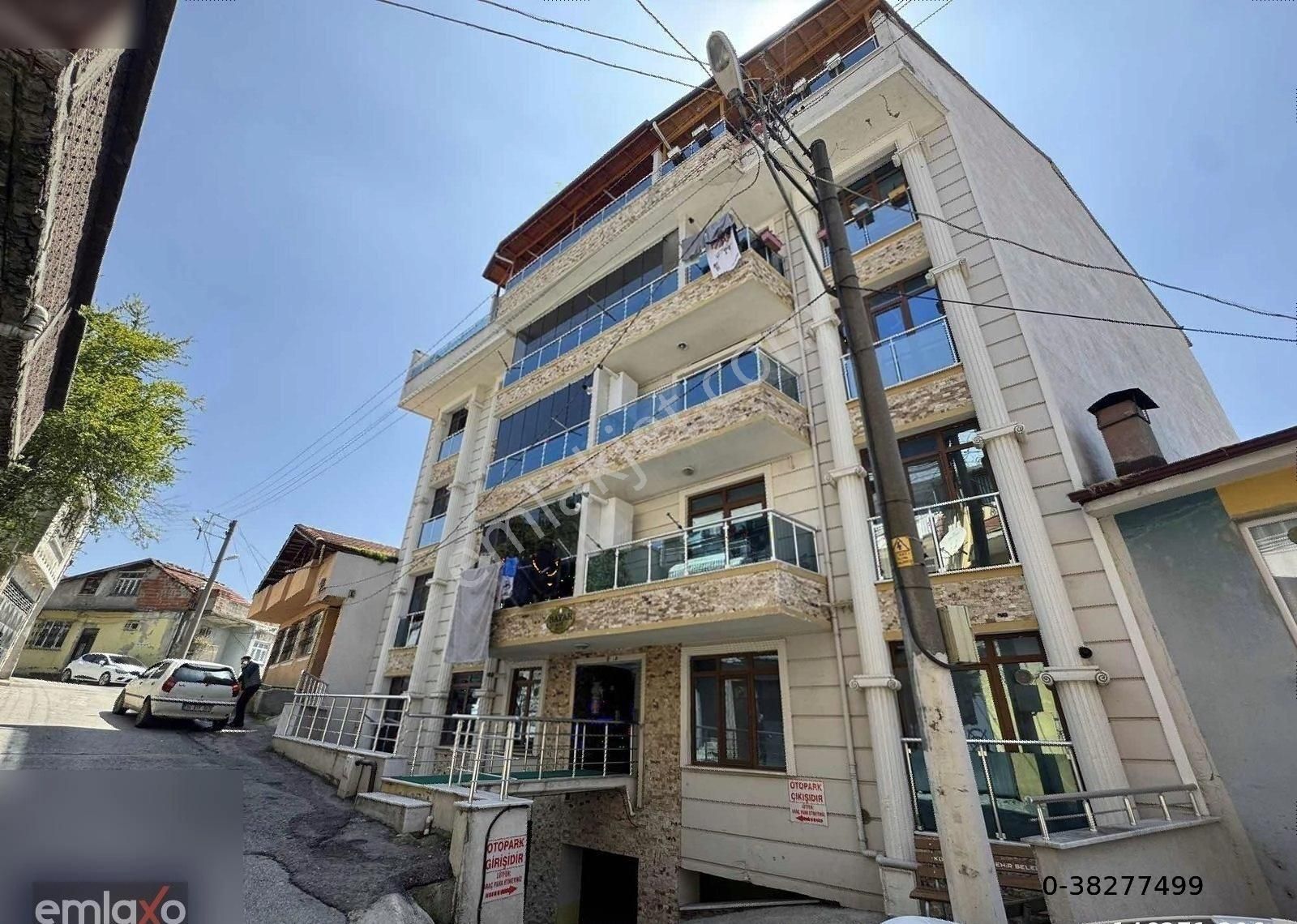 Emlaxo'dan Satılık İzmit Çarşıda 2+1 Çatı Dubleks