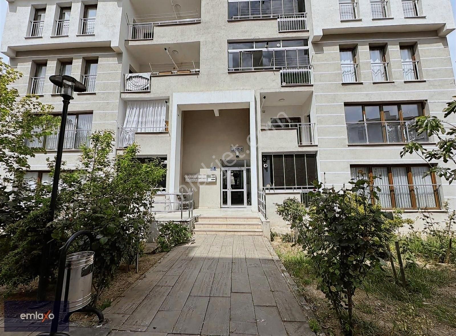 Gölcük Sivritepe Toki Konutlarında Ara Kat 3+1 Kiralık Daire