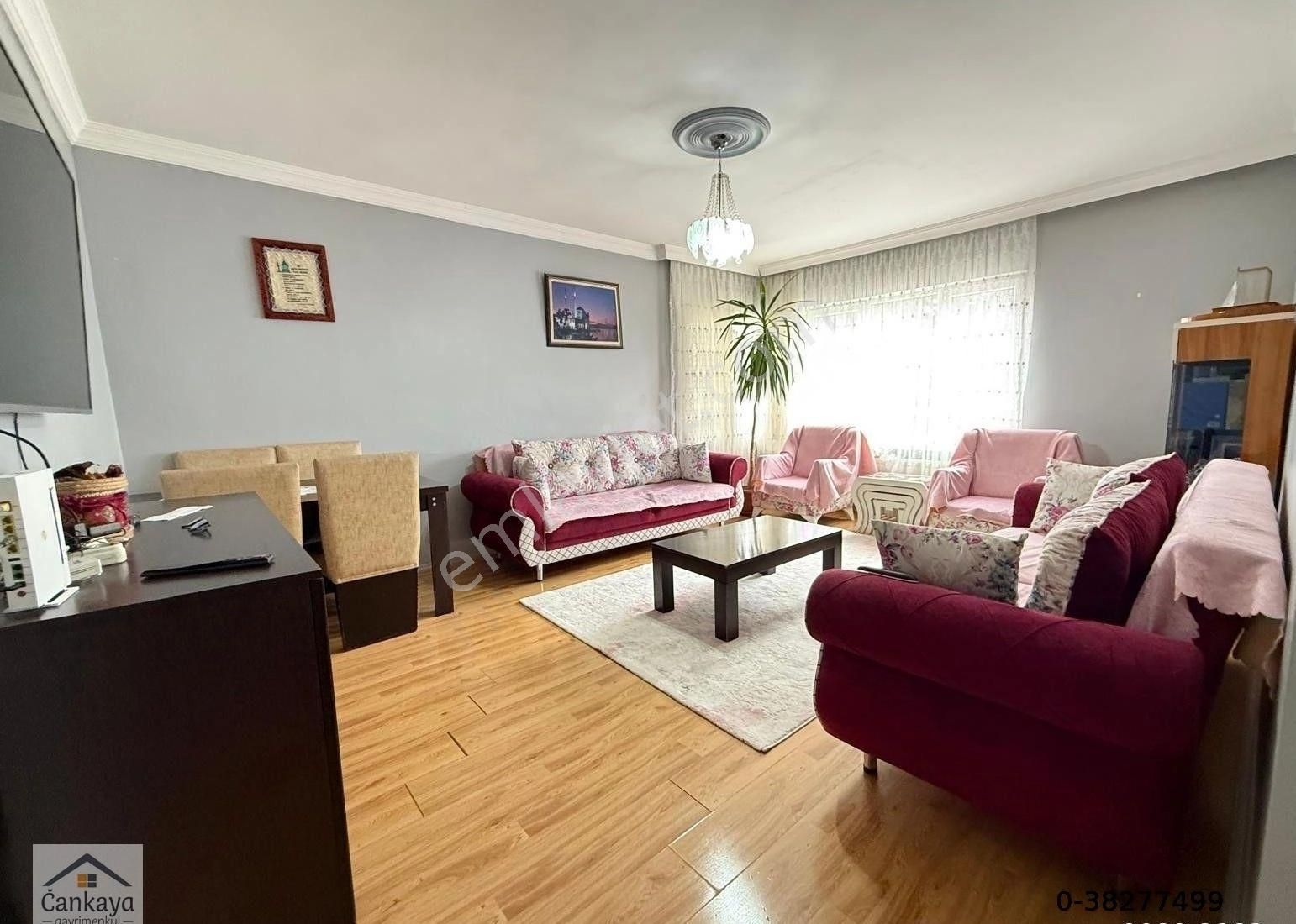 Çankayadan Dikmen Caddesi Ve Sinan Caddesi Yanı Ara Katta 3+1 Bağımsız Salonlu Kombili Full Yapılı