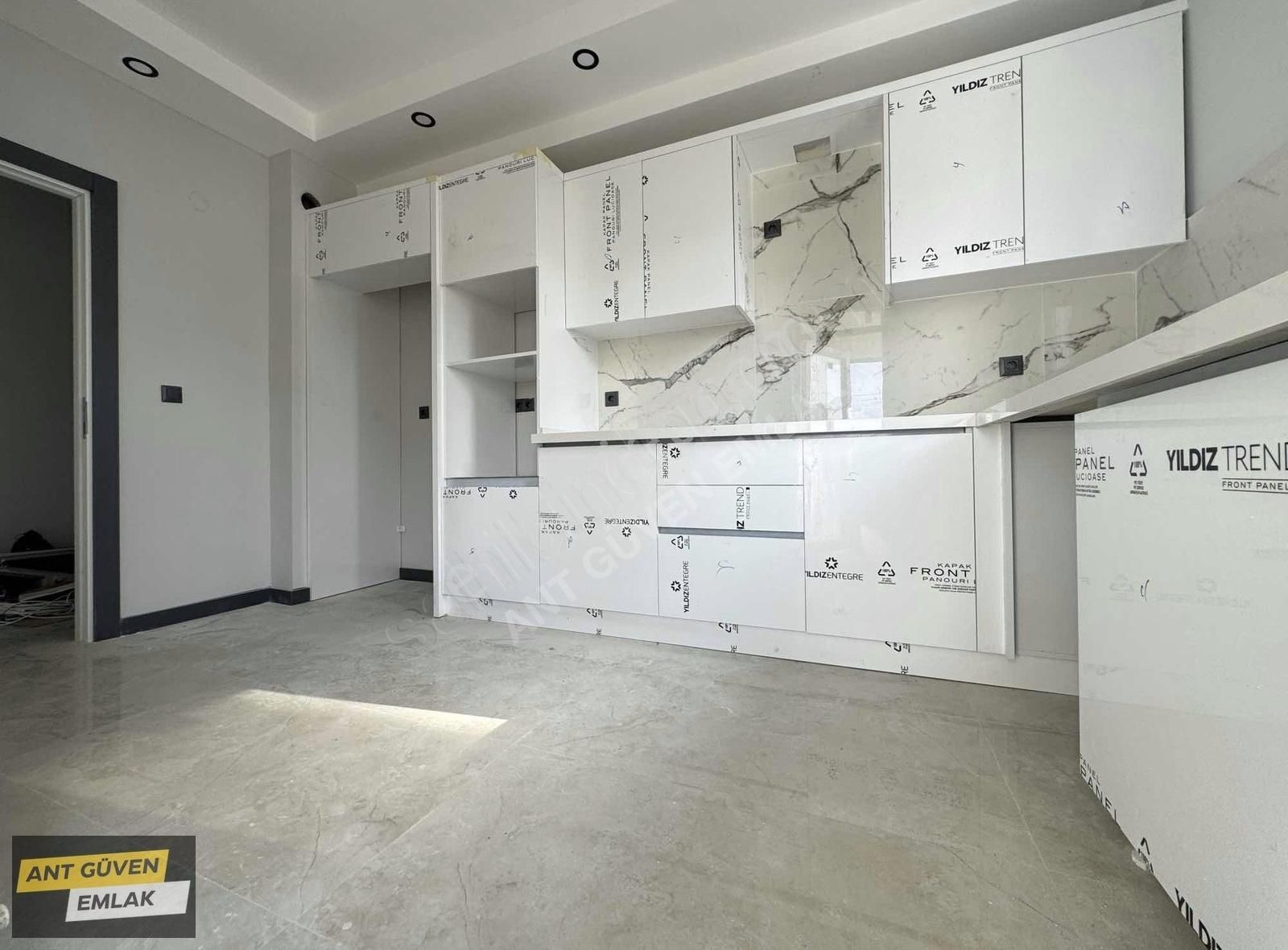 Bahçeyaka Lara Çarşı Arkası Ara Kat 2+1 115 M2 4 Cepheli