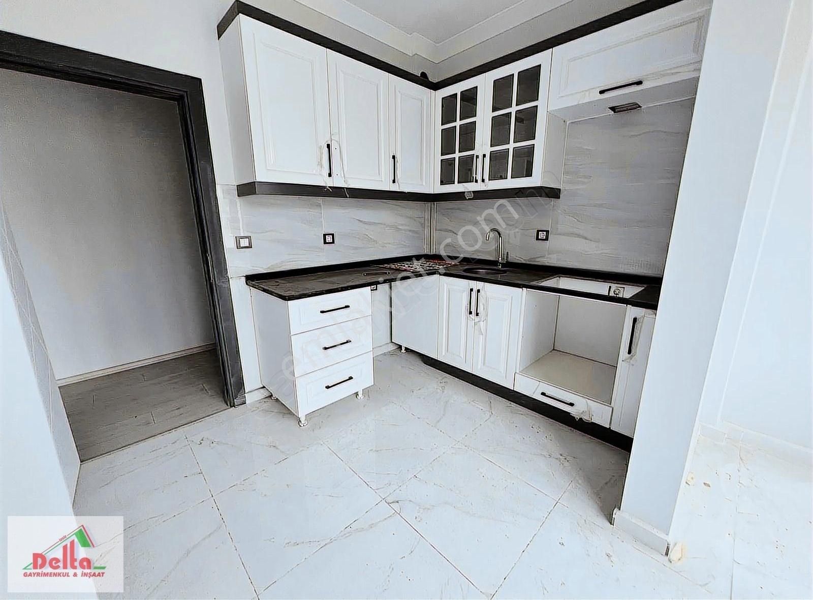 Delta Dan Hatip.te Ayrı Mutfaklı 1+1 70m2 Ara Kat Balkonlu