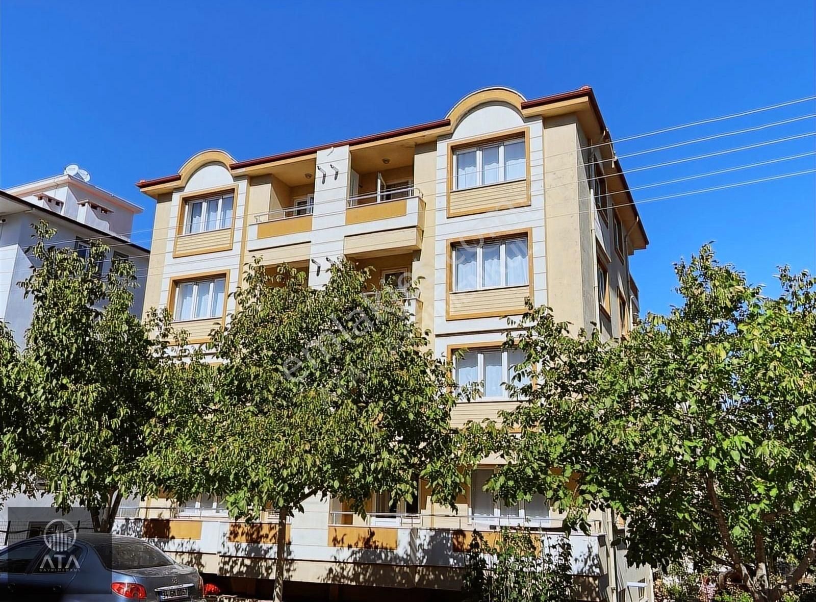 Ata'dan Memura Ve Öğrenciye Kiralık Ara Kat 3+1 Düz Daire