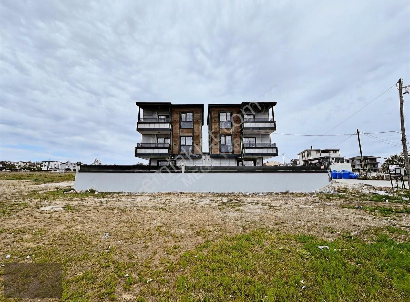 Mega Yapıdan Yeniçiftlikte Deniz Manzaralı İskanlı 4+1 Lüx Villa