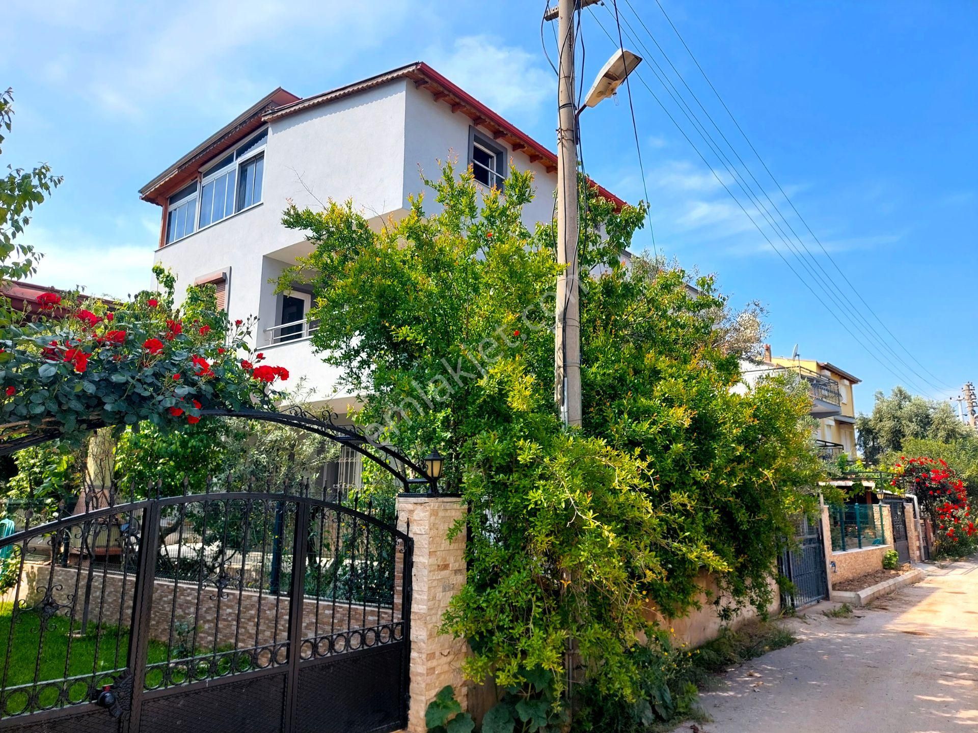 İzmir Seferihisar Doğanbey De Satılık Denize Çok Yakın Yazlık 4+1