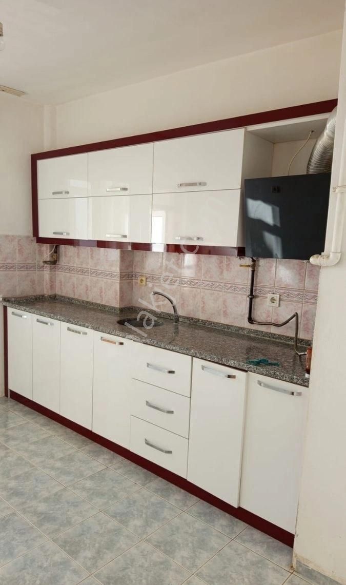 Buharaevler 5. Caddede Geniş 3+1 Kıralık Daıre