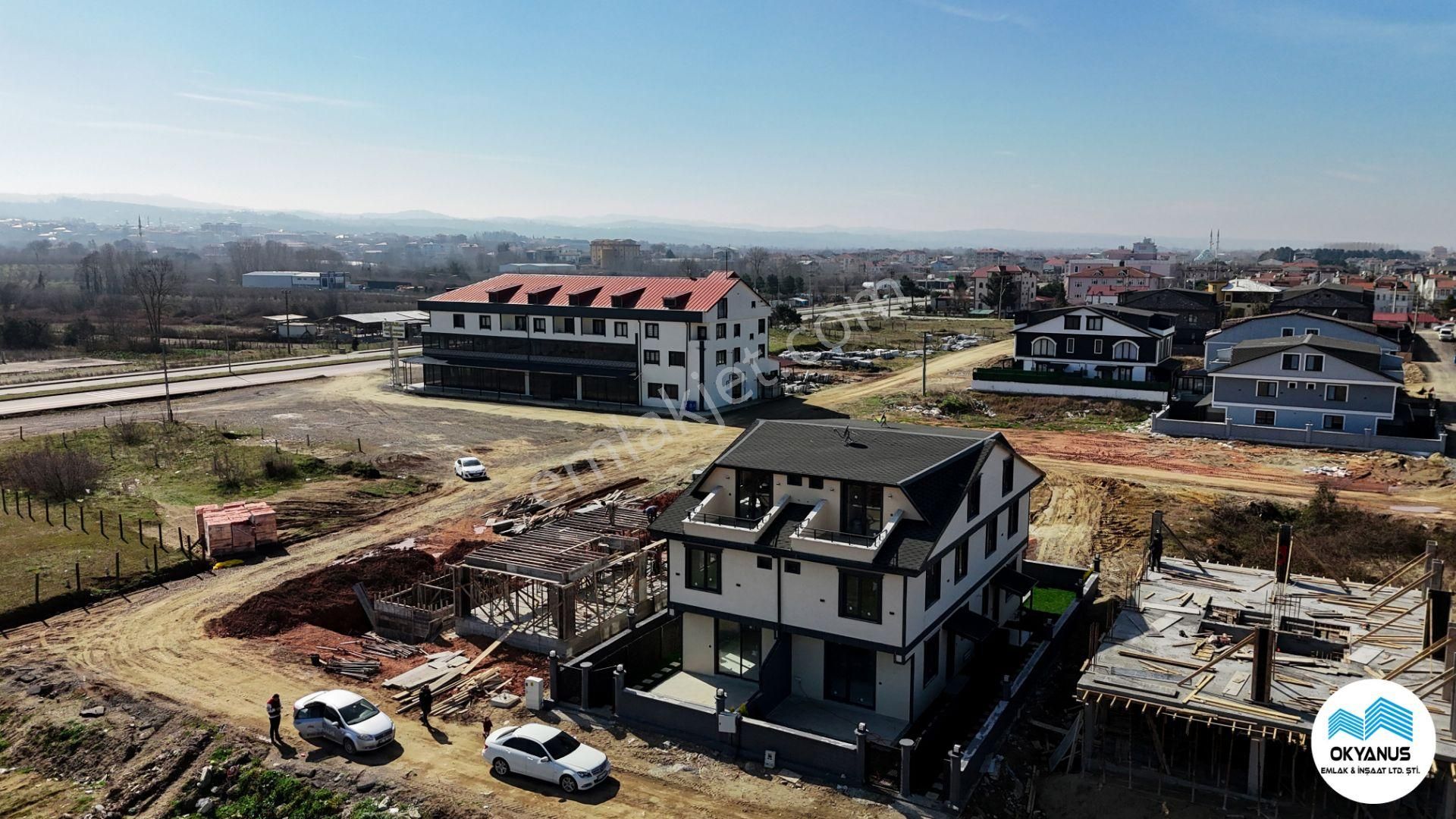 🔥 Şehre Yakın, Doğaya Hızla Ulaşan Villa! Kocaali'nin En İyi Konumunda 🏡