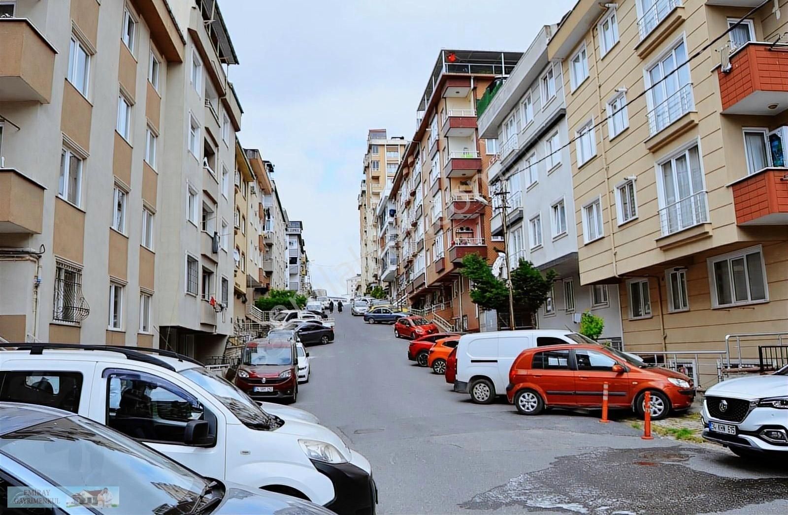 Emiray Dan Çakmak Mh.ikbal Caddesine Komşu İskanlı Satılık 2+1