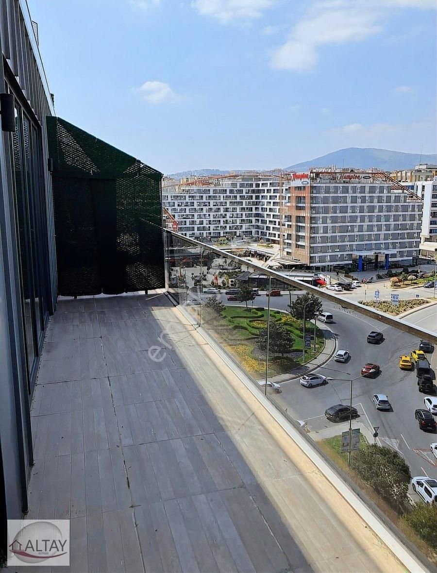 Lens İstanbul'da Kiralık Dublex Daire
