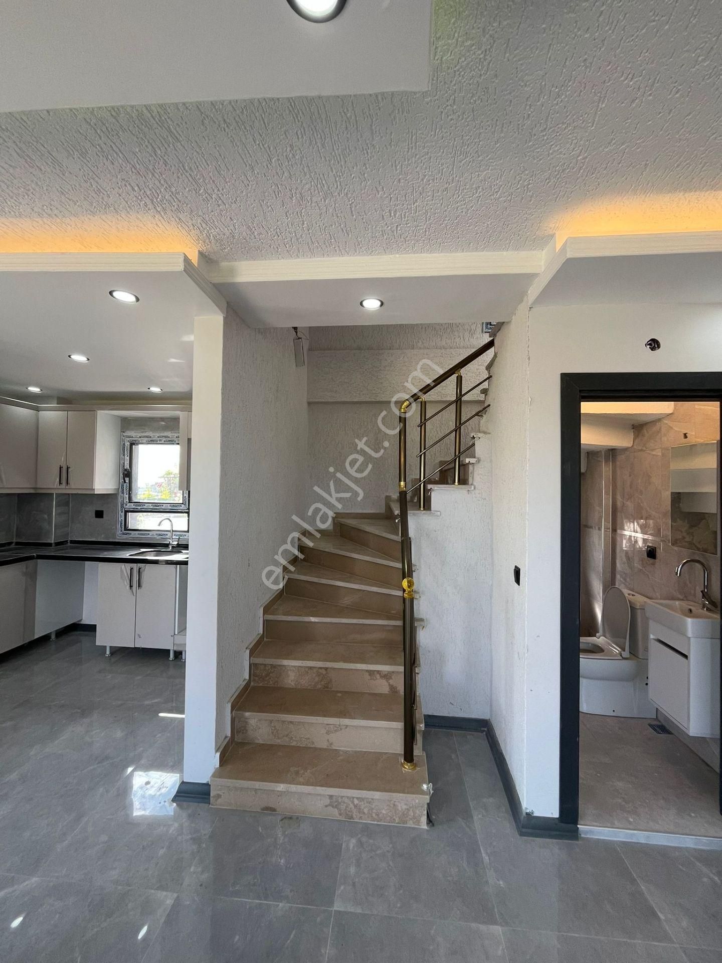 Ata Gayrimenkul'den Ful Deniz Manzaralı 4+1 Park Cepheli Villa - Görsel 12