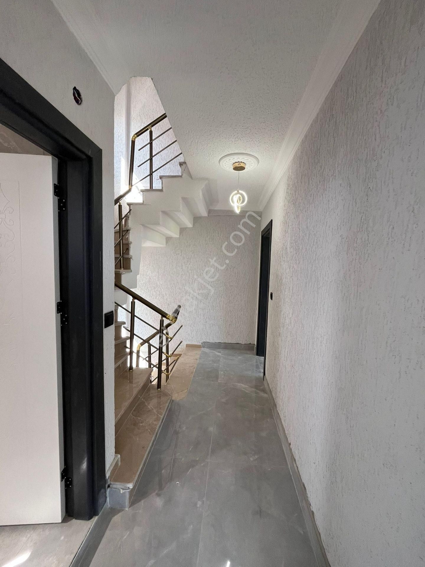 Ata Gayrimenkul'den Ful Deniz Manzaralı 4+1 Park Cepheli Villa - Görsel 21