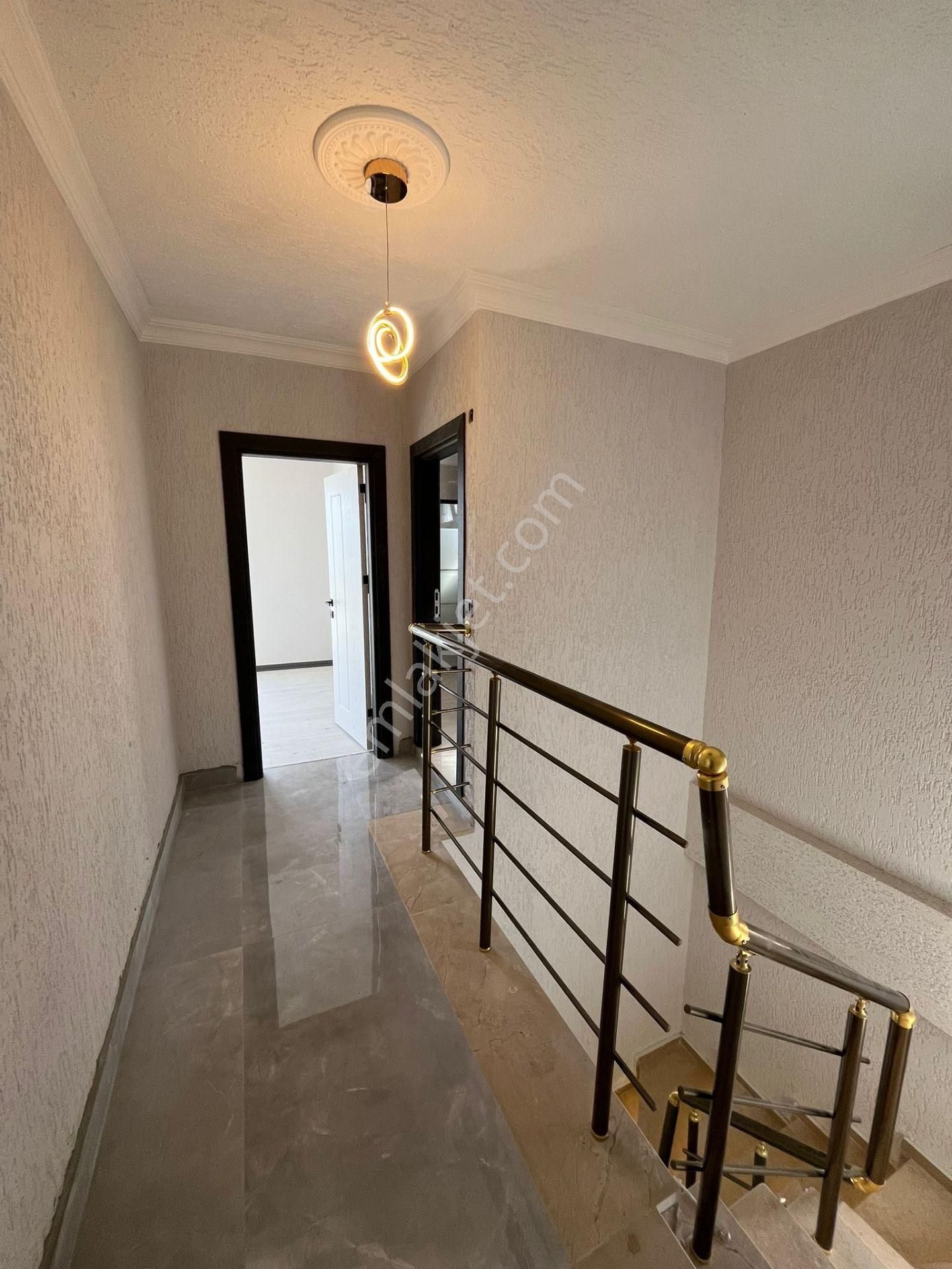 Ata Gayrimenkul'den Ful Deniz Manzaralı 4+1 Park Cepheli Villa - Görsel 24