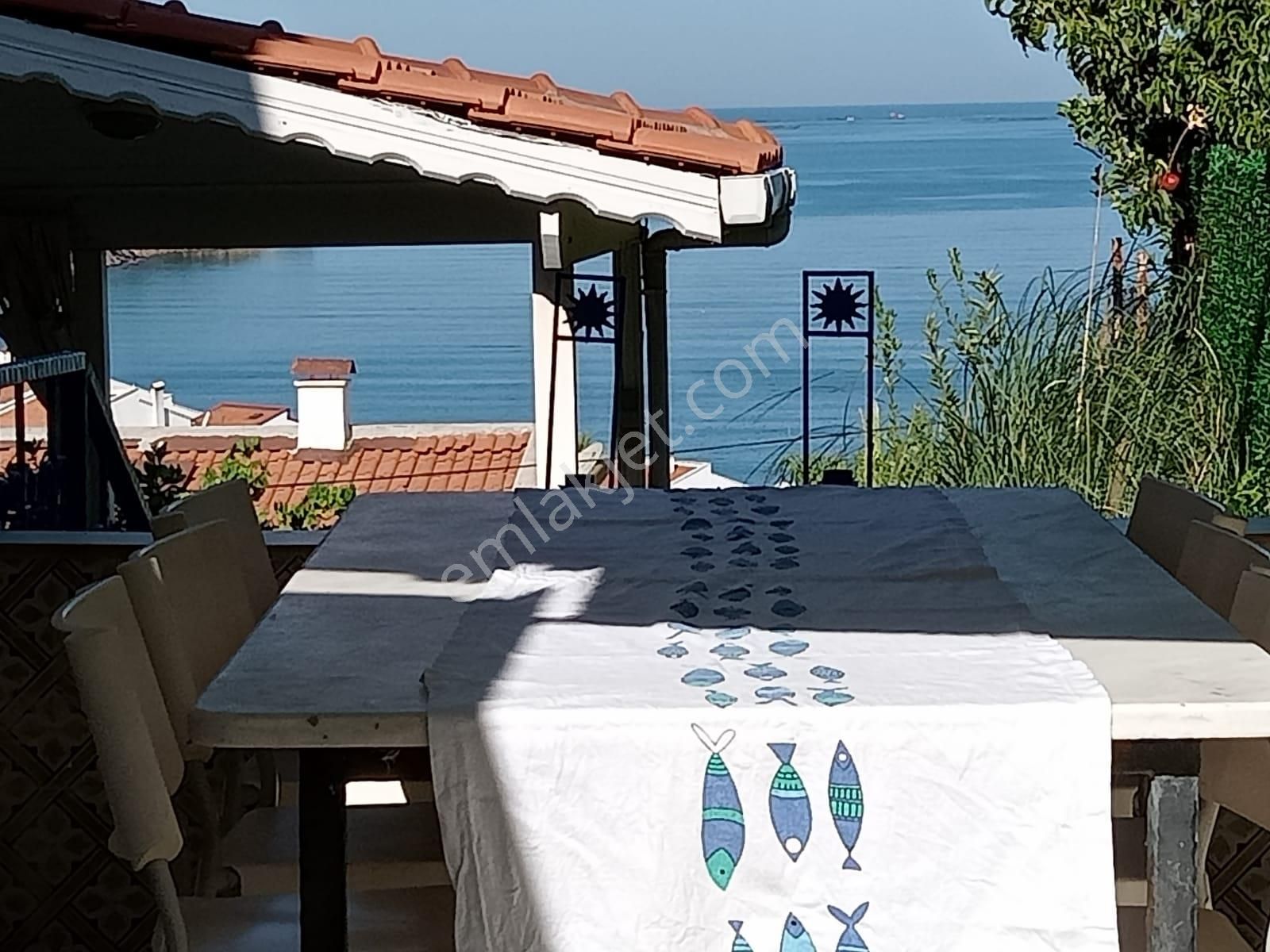 Denize Sıfır, Özel Plajlı, Güvenlikli, Nezih Sitede 1+1