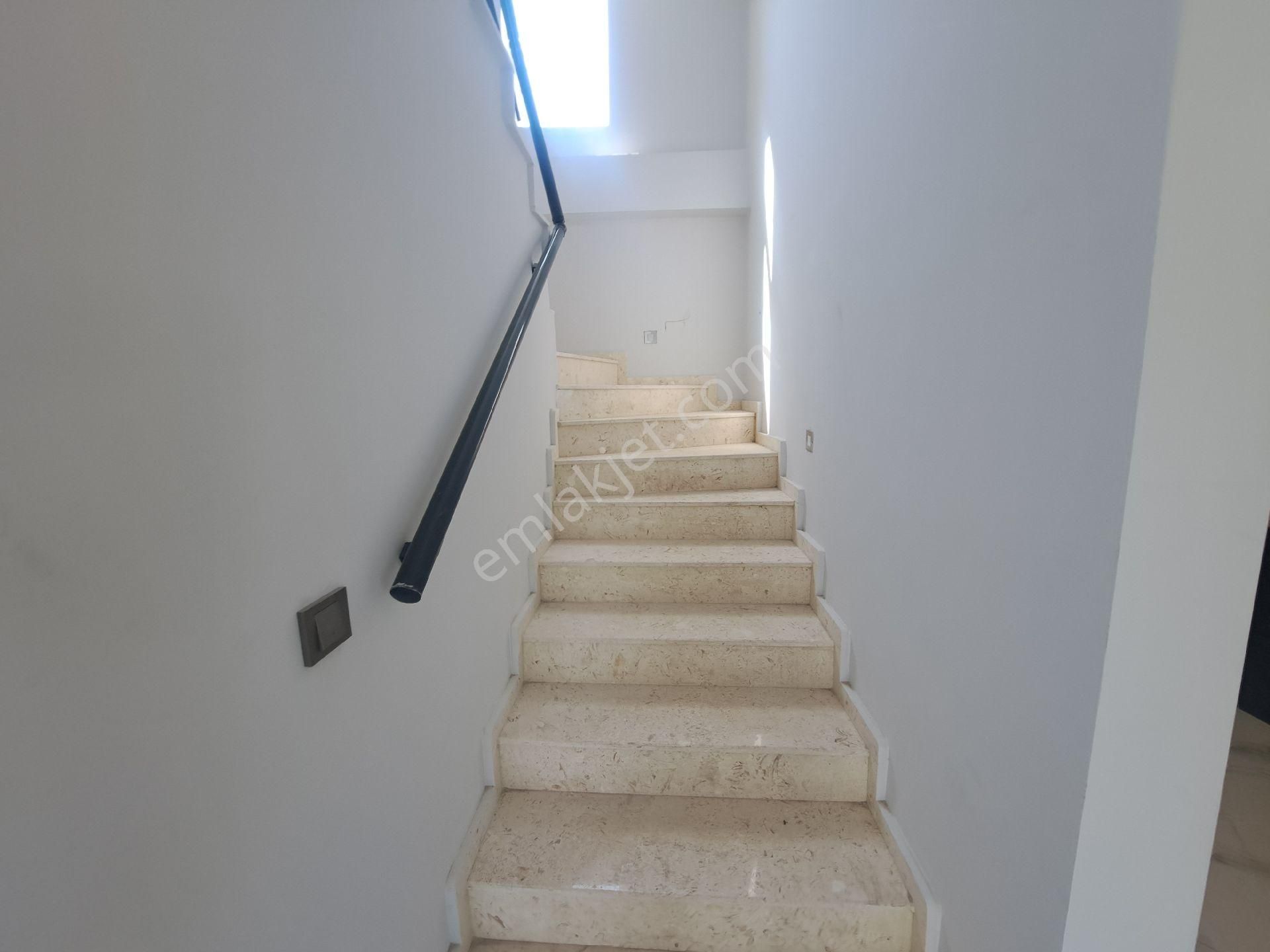 İzmir Seferihisar Ürkmez Cumhuriyet Te Satılık 3+1 Villa - Görsel 16