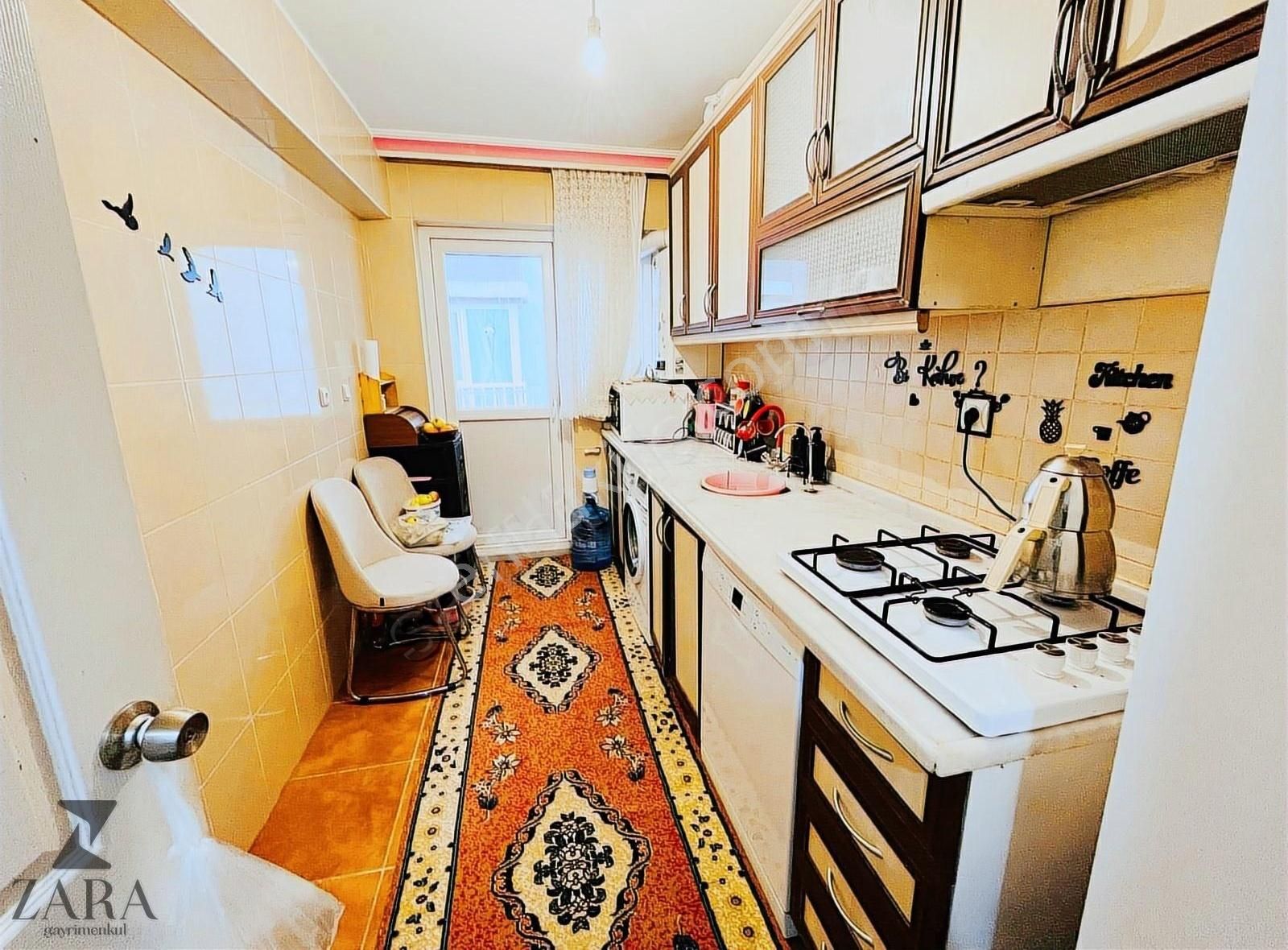▄zara▄akşamsettin Mh.doğukent Cd Yakın 2+1 90m² Ara Kat Daire.!
