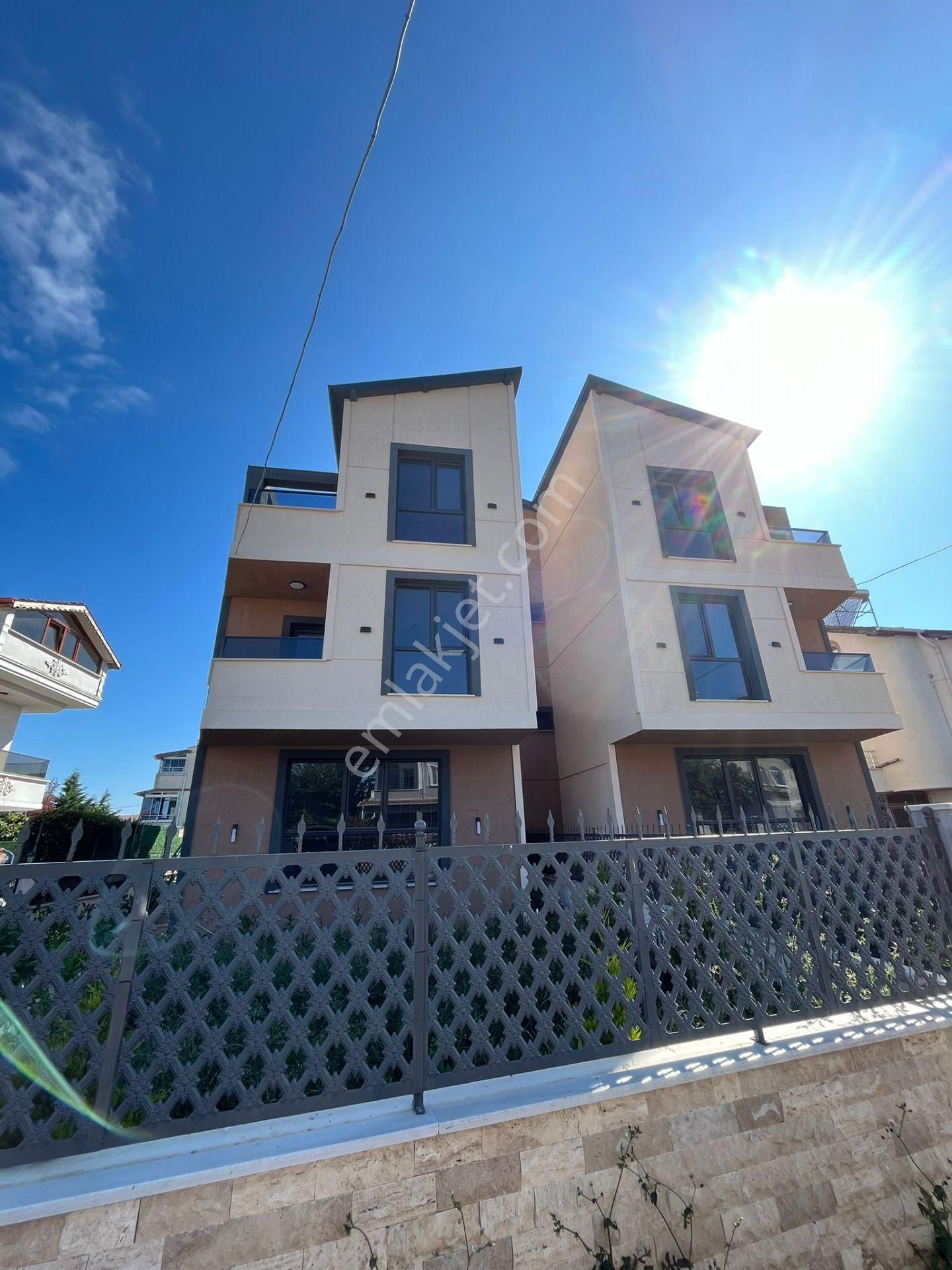 Ata Gayrimenkul'den Sahile Yakın Merkezde 5+1 Lüks Villa - Görsel 3