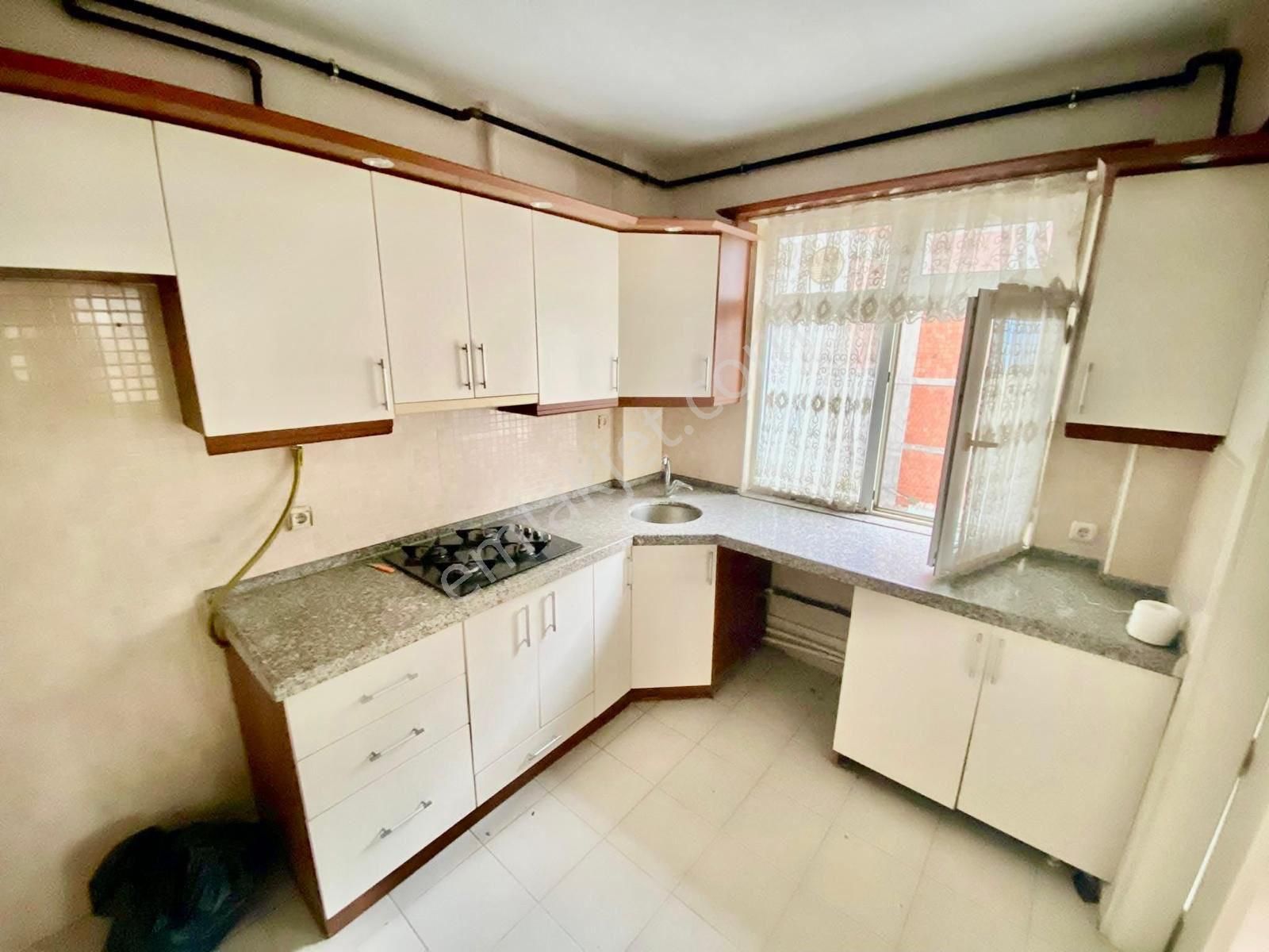 Furkan Emlaktan Çiftlik Mah 2+1 4.kat 100m2 Doğalgazlı Cam Balkonlu Masrafsız Fırsat Daire