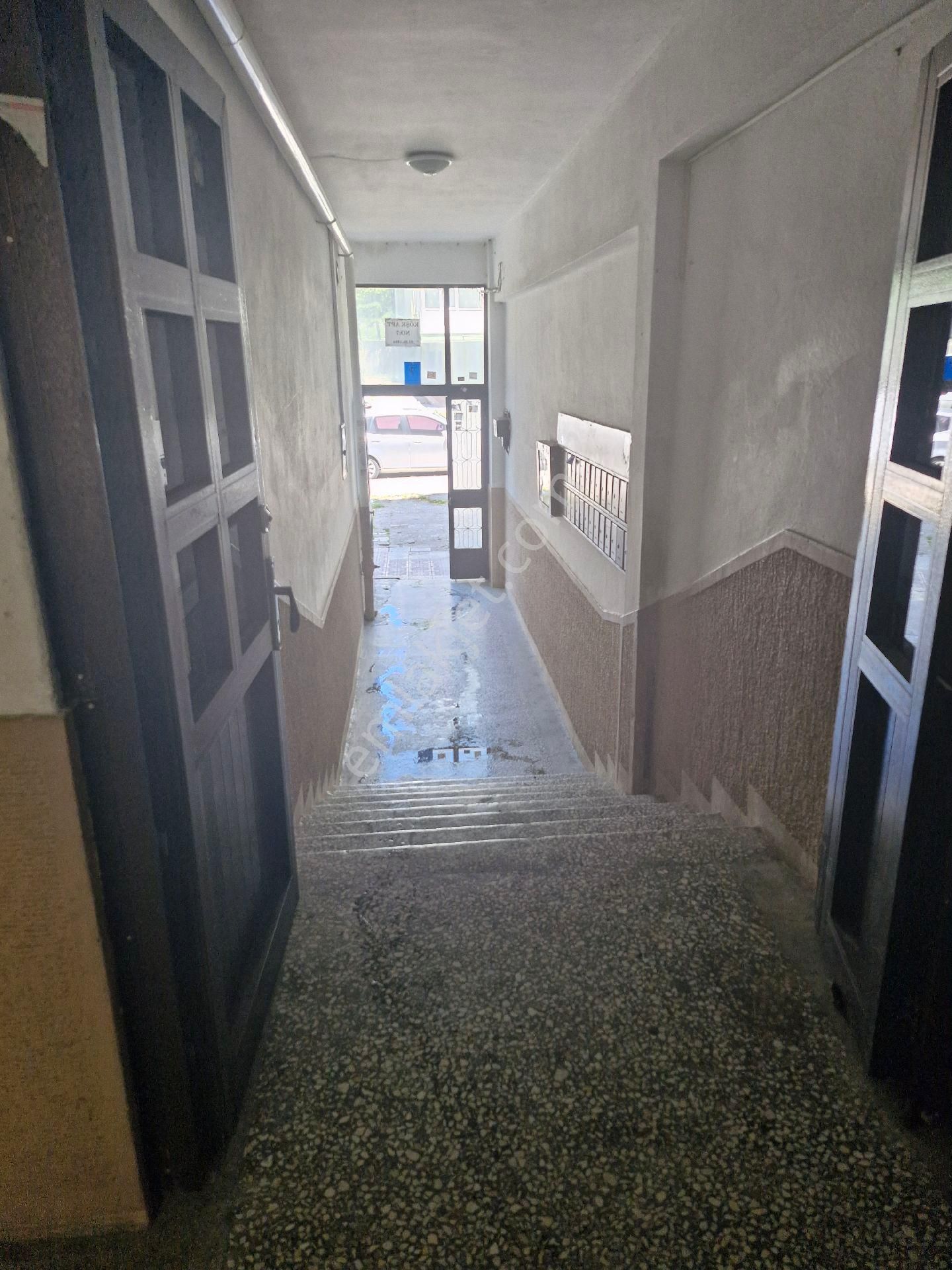Hakan Cansız Gayrimenkul Yatırım'dan Satılık Merkezi Konum Orta Kat Satılık Daire