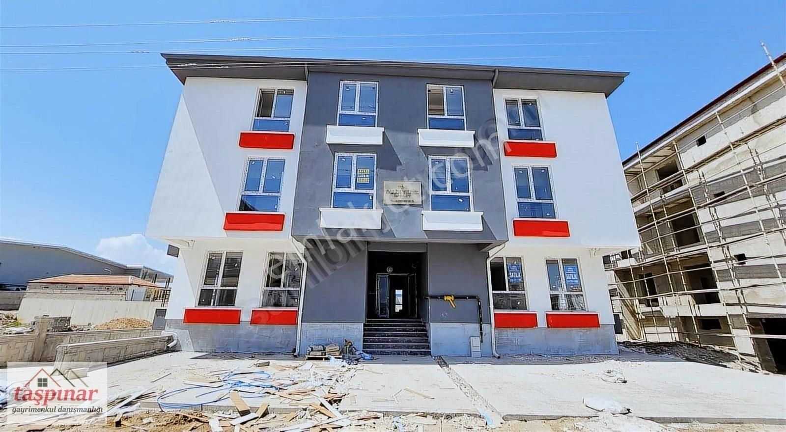 Taşpınar Gayrimenkulden Satılık Üniversite Bölgesinde 1+1 Daire