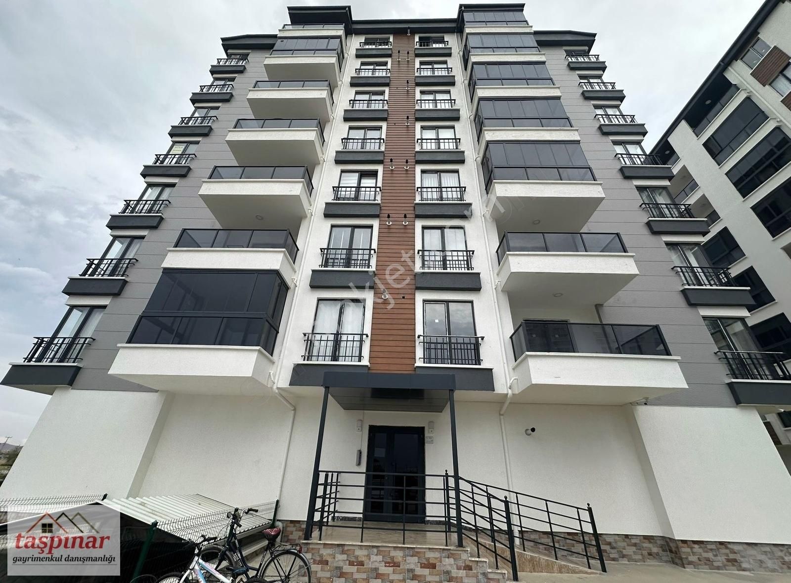 Taşpınar Gayrimenkulden Tacin Mahallesinde Satılık 3+1lüks Daire