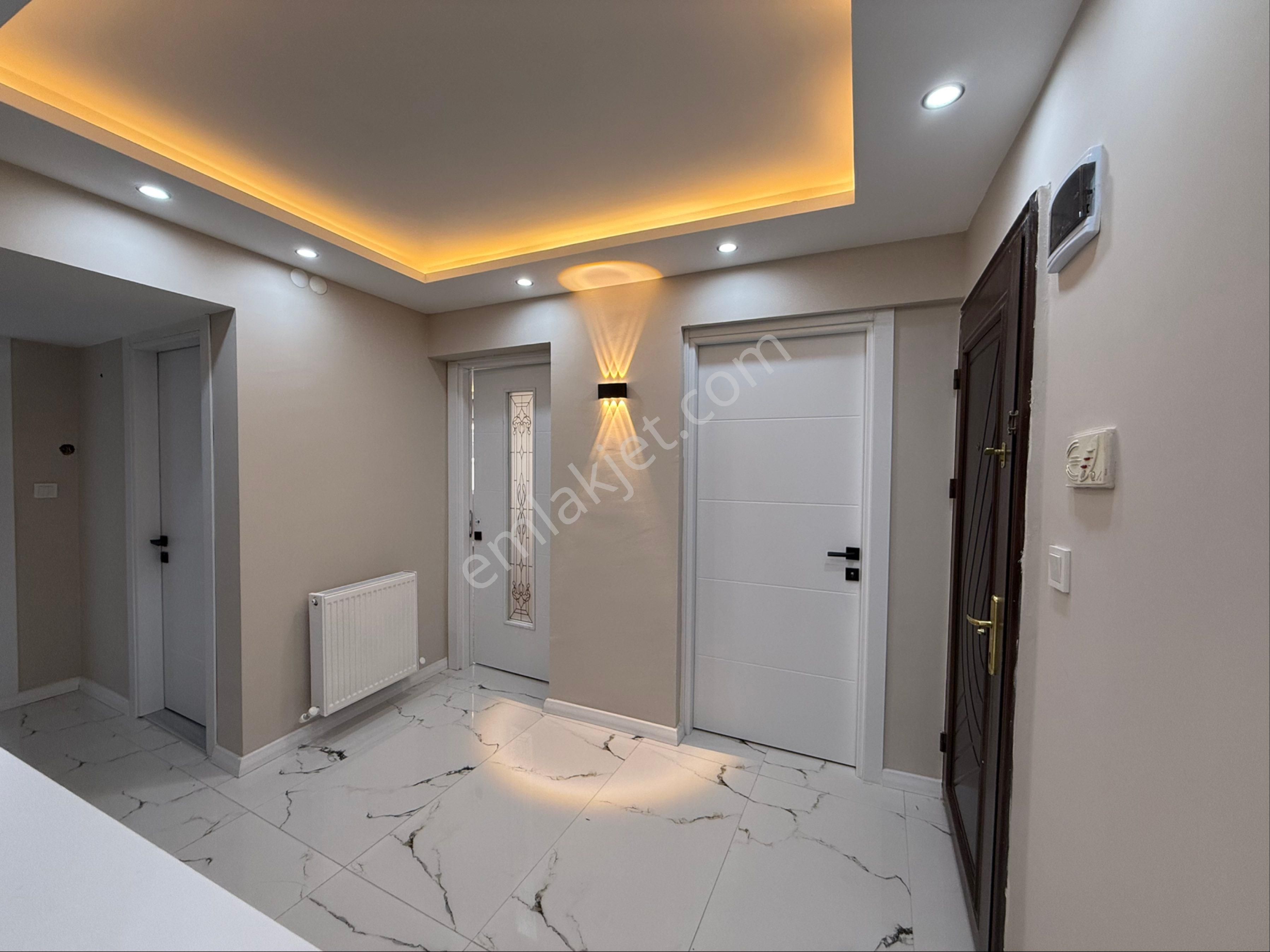 Emlak Center'dan Alaybey Mah Satılık 3+1 Bahçeli Daire