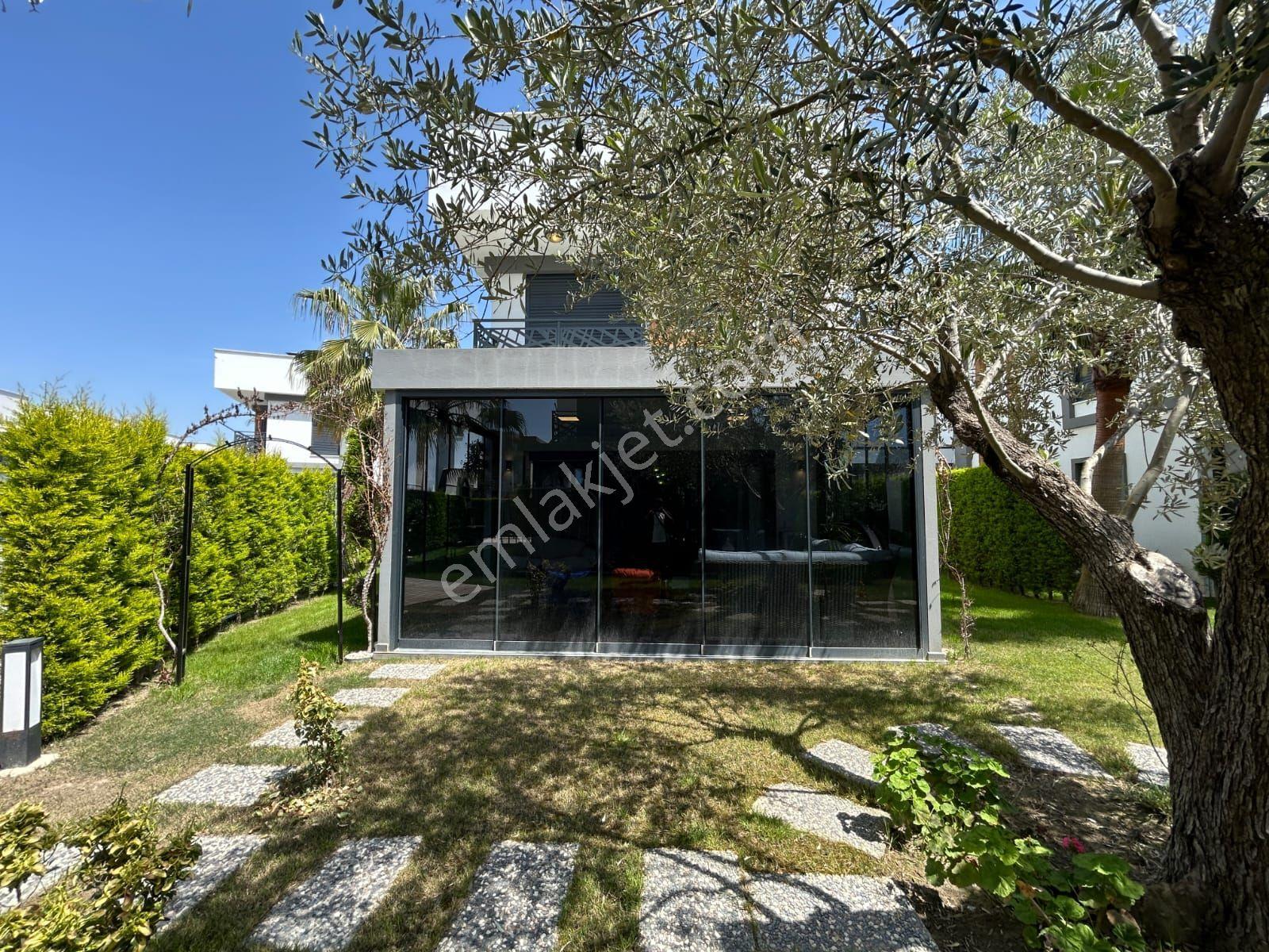3+1 Site İçinde Müstakil Yazlık