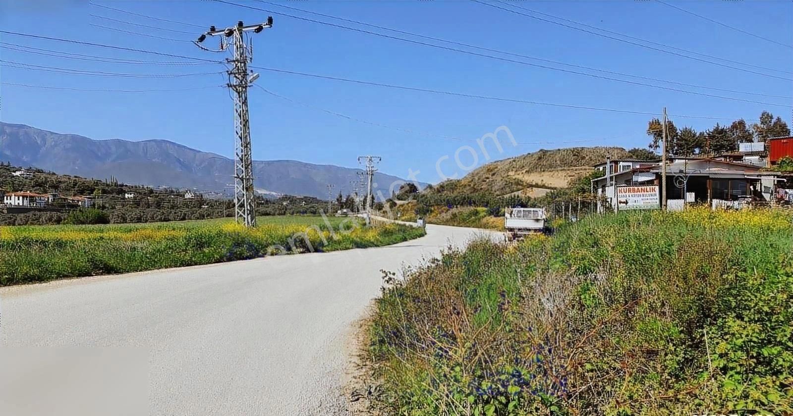 Cekmece De Sıtelık Arazi