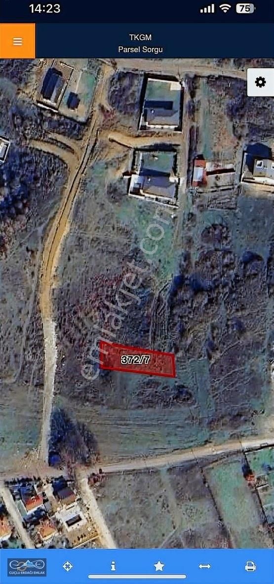 Satılık 688m² Arsa Kadıköy 'de Güçlü Erdağı Emlaktan