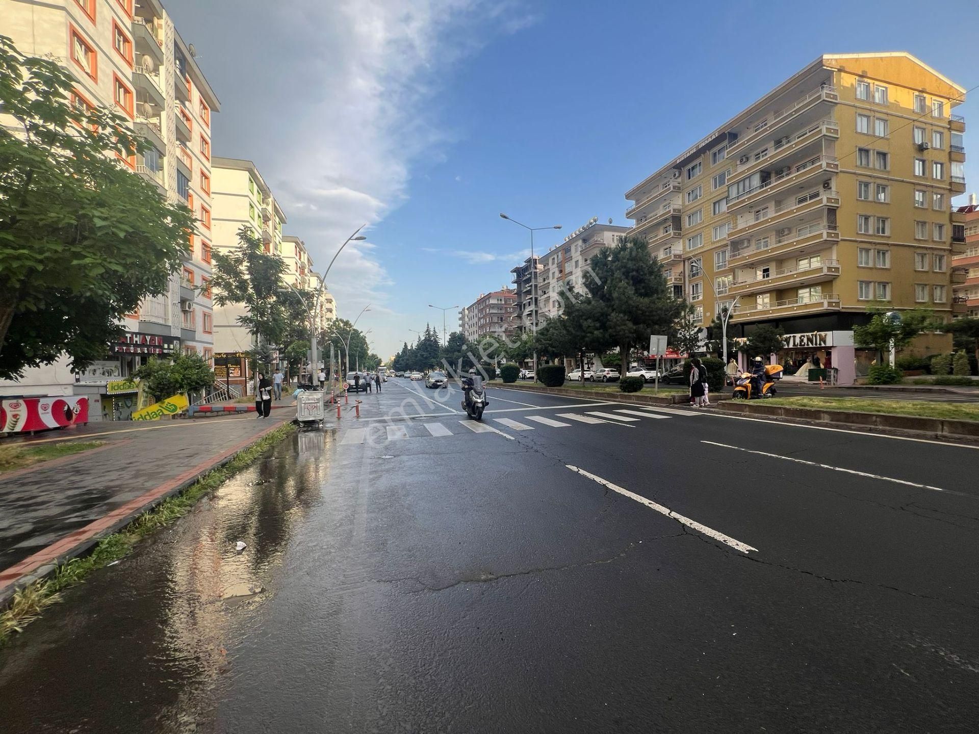 Mutlu Emlak'tan Diclekent Caddesinde Satılık 2+1 Daire