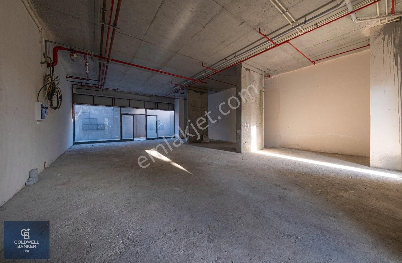 Ümraniye Seba Hayat Sitesi 139 M² Kiralık Dükkan