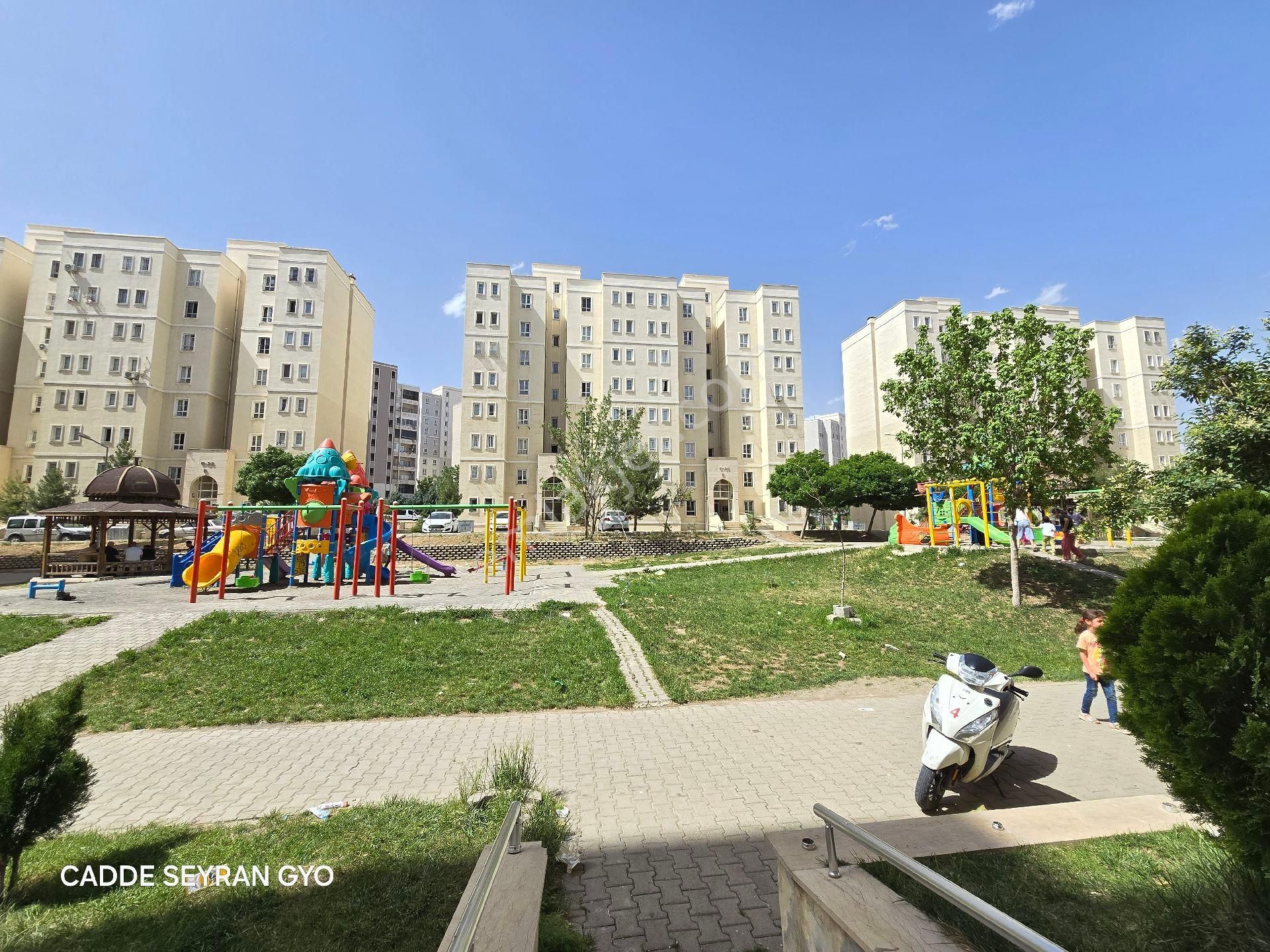 Cadde Seyran'dan Kiralık 2+1 86 M2 Arakat Park Cepheli (memura)