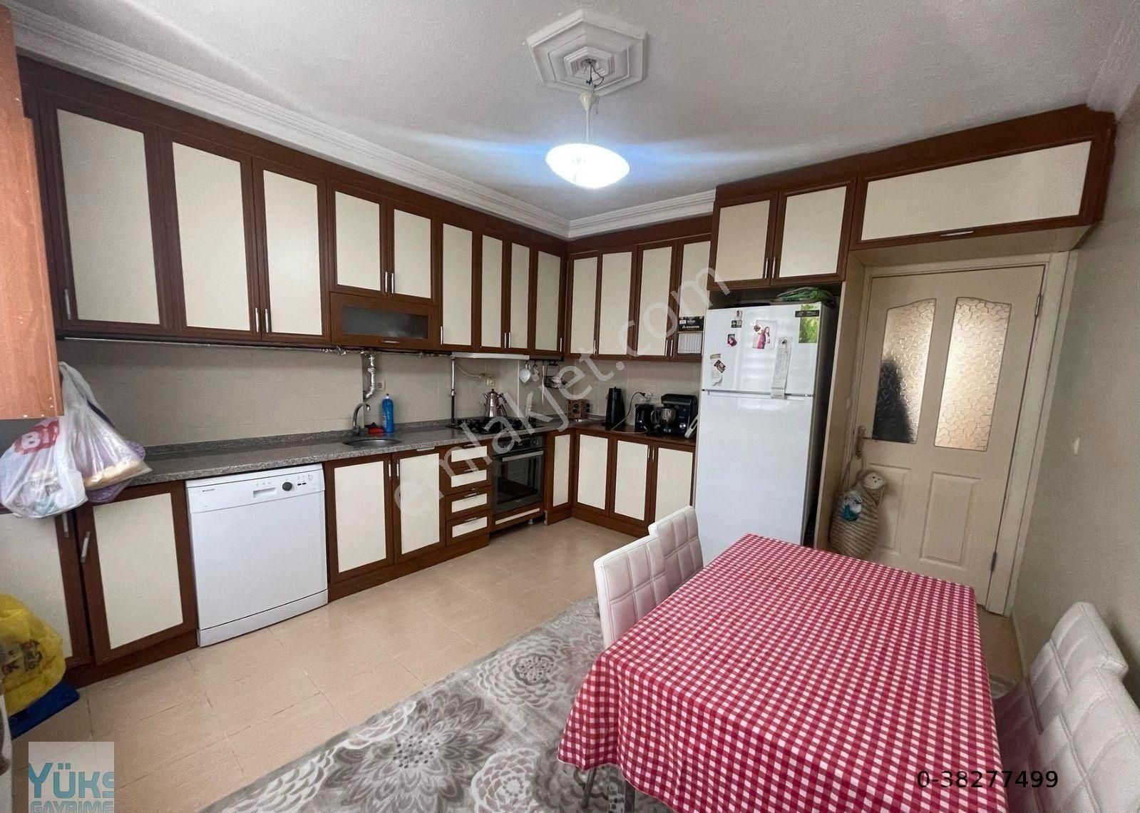 Denizli Selçukbey De 3+1 Site İçinde Arakat Acil Satılık Daire