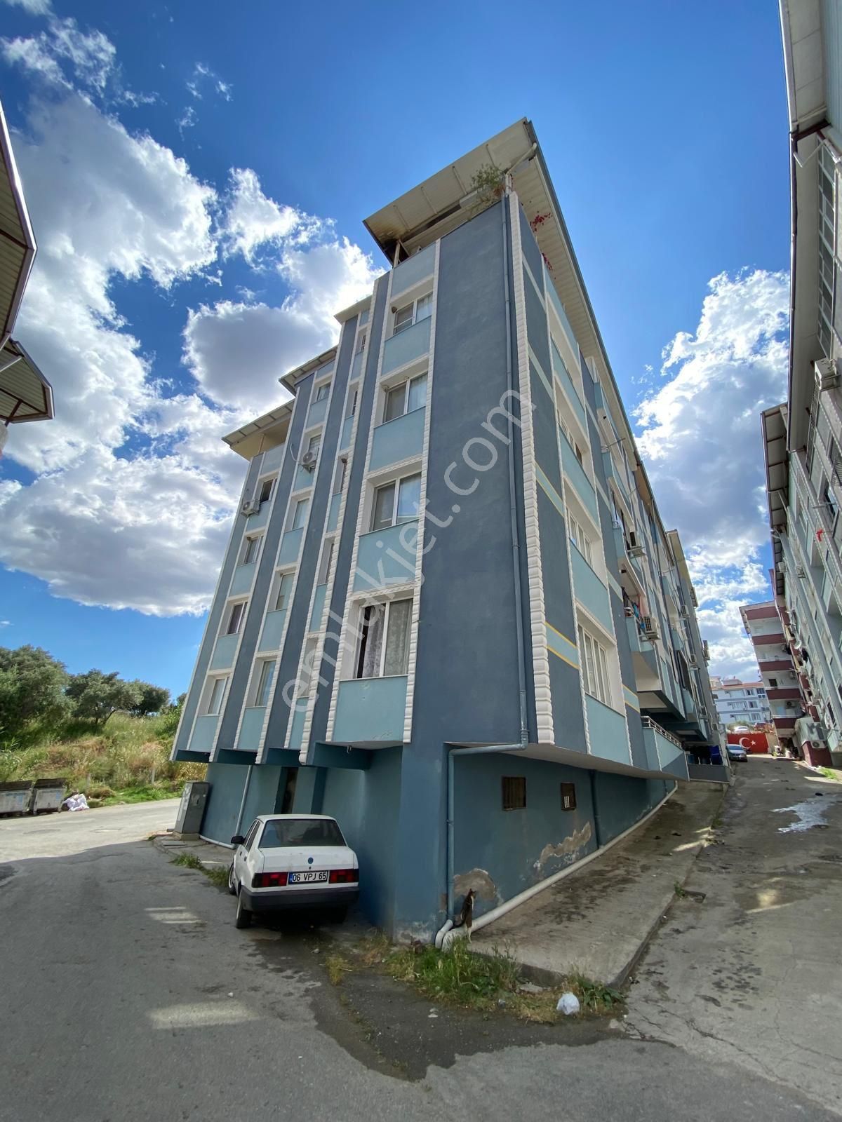 Ayrancılar Merkezi Yerde 2 + 1 Birinci Kat Kapalı Mutfak Doğalgazsız Satılık Daire