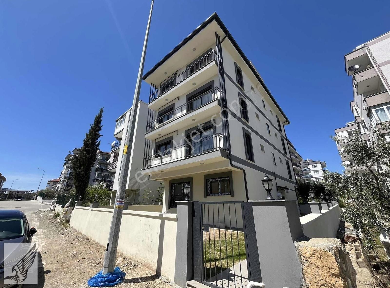 Seferihisar Camikebir Mahallesi 2+1 Yerden Isıtma Ekstralı Daire
