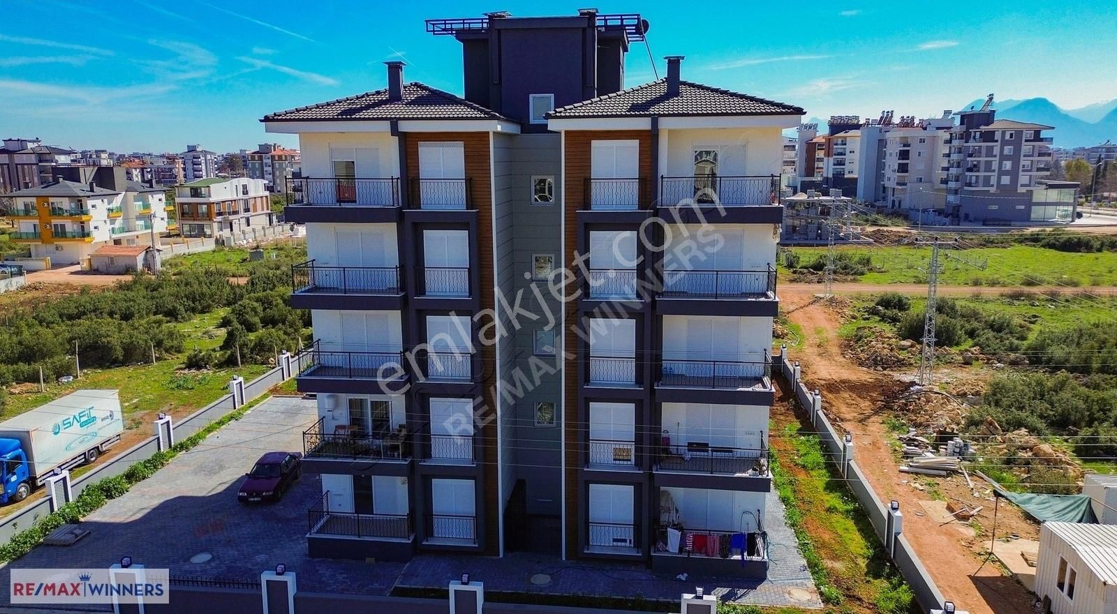Döşemealtı Yeniköy De Kiralık 1+1 Daire