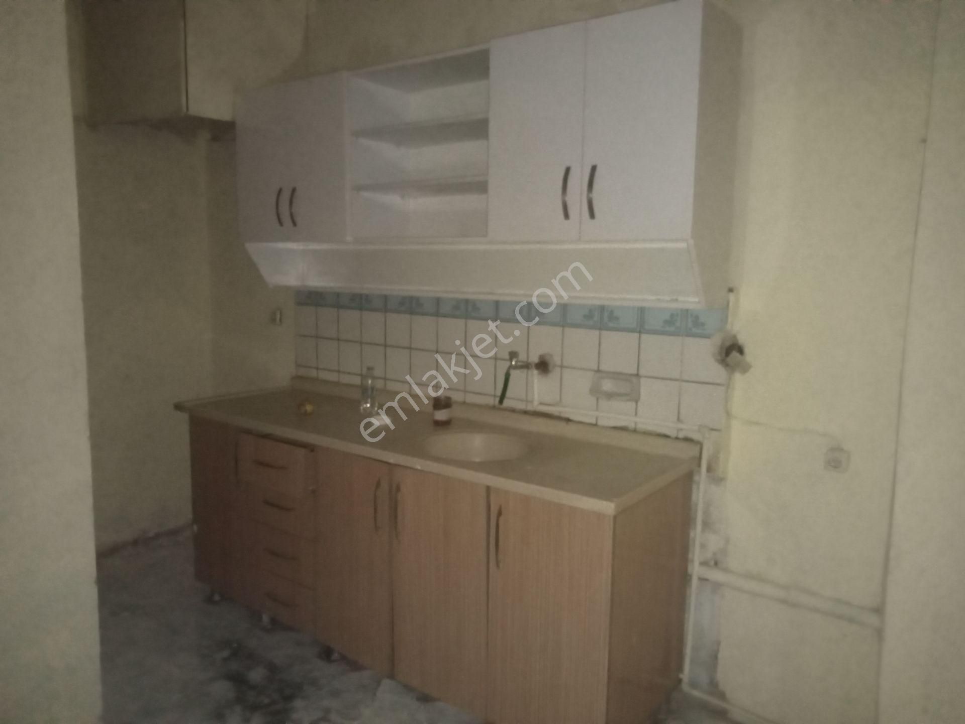 2+1 Namık Kemal Mah Müstakil Zemin Katı 6500 Tl..