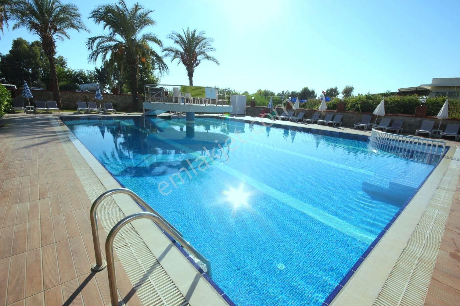 Alanya Demirtaş Denize Sıfır 2+1 Lüks Mobilyalı Satılık Daire