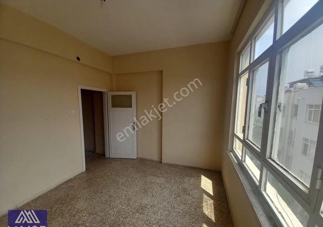 Majör Gayrimenkul'den İskenderun Belediye Evler'de 2+1 Kiralık Daire