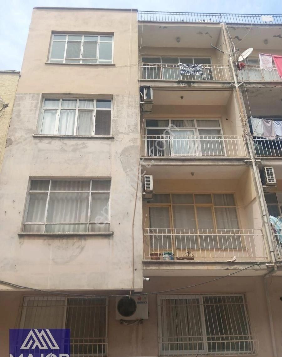 Majör Gayrimenkul'den İskenderun Belediye Evler'de 2+1 Kiralık Daire