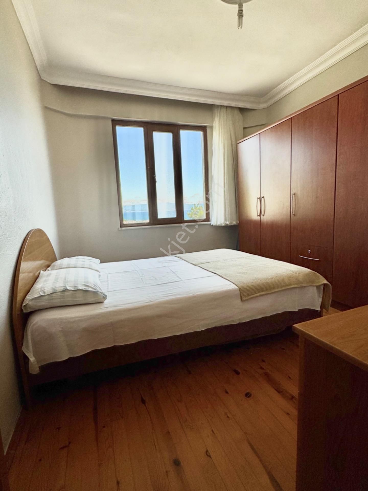 Altınoluk'da Muhteşem Dağ Ve Deniz Manzaralı Villa - Görsel 4