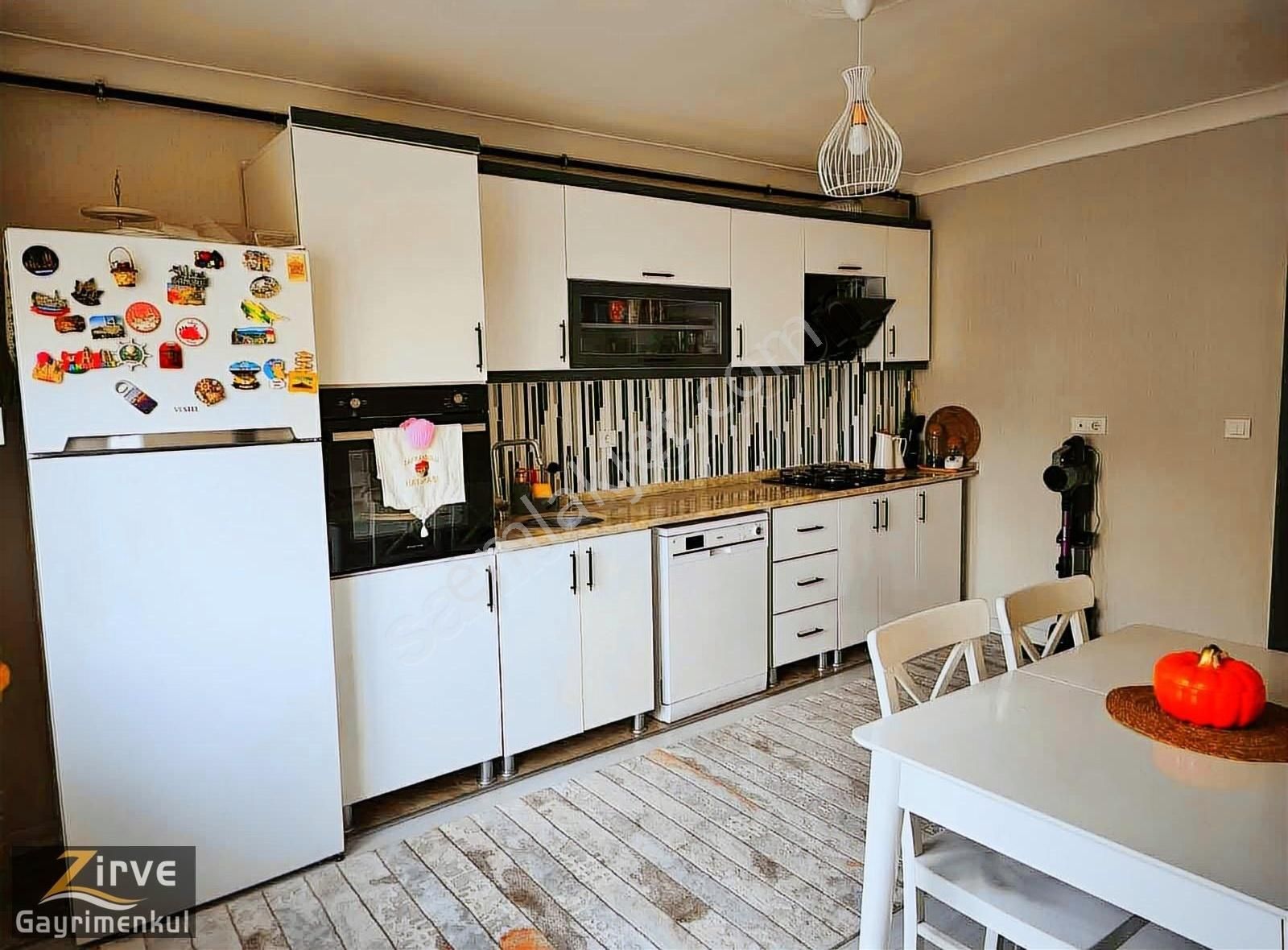 Zirveden Köşe Başı Kombi Petekli 2+1 Full+full Yapılı