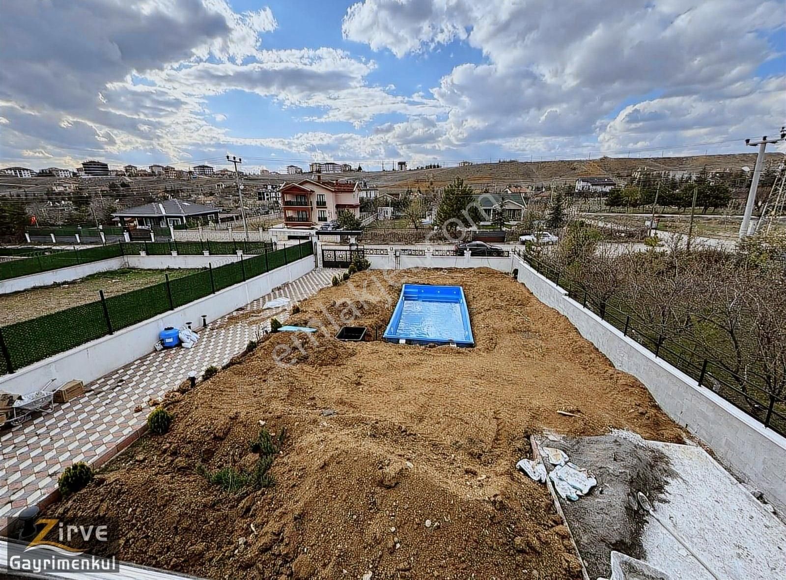 Zirve'den Bağlarda 2 Katlı 5+1 İskanlı Lüks Yapılı Villa