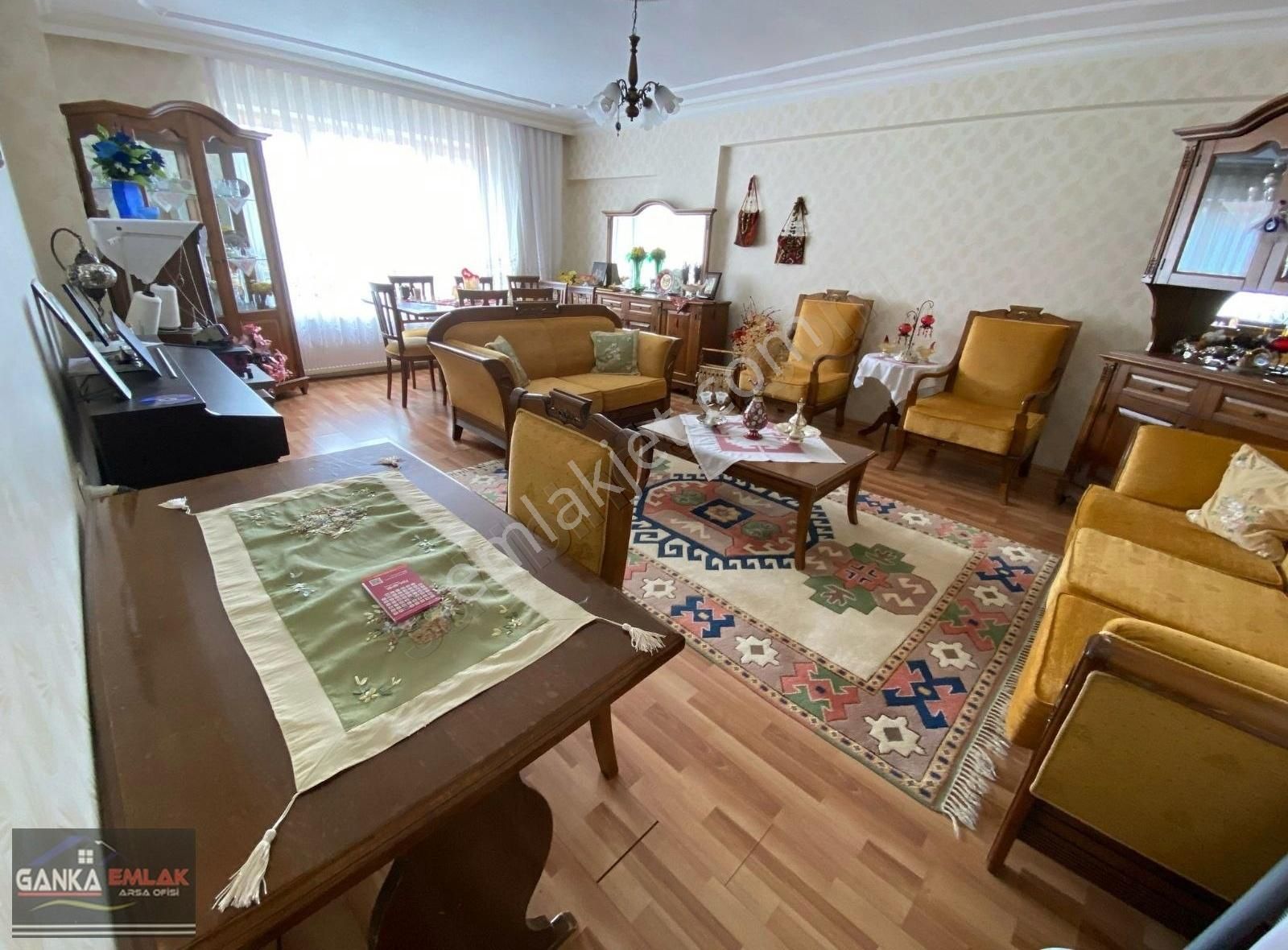 Ganka Emlaktan Bağlarbaşı Mahallesinde Katta Satılık 3+1 Daire