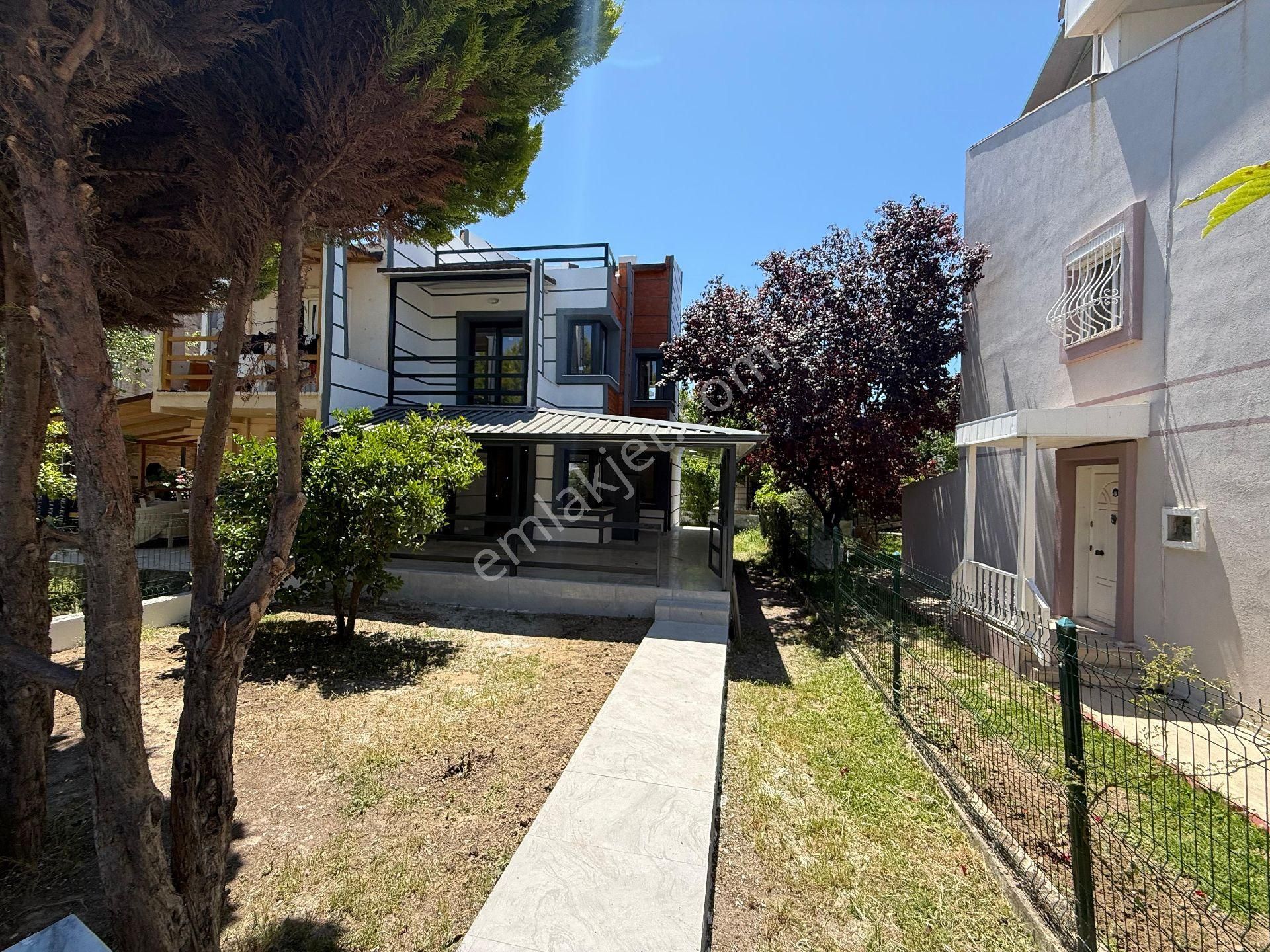 Kuşadası Davutlar Sahilinde Denize 150 Metre