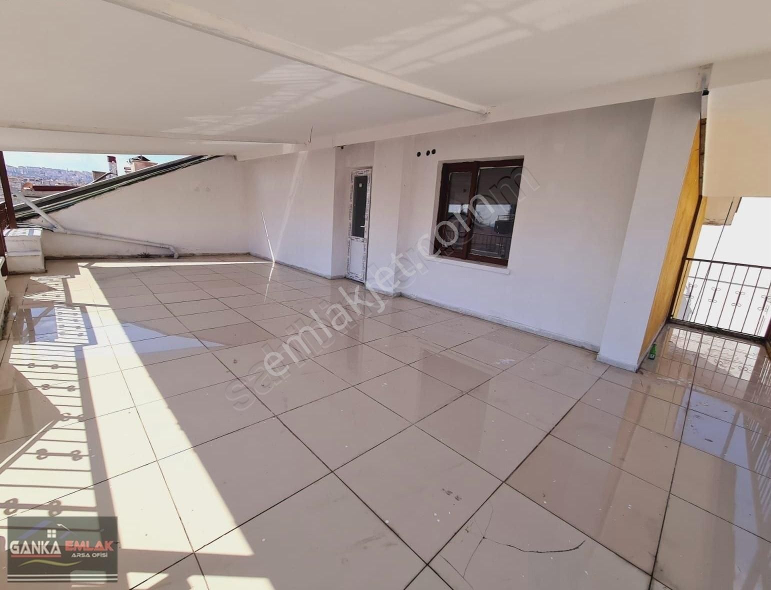 Ganka'dan Aktepe'de Cadde Üzeri Çift Girişli 5+1 Dublex Daire