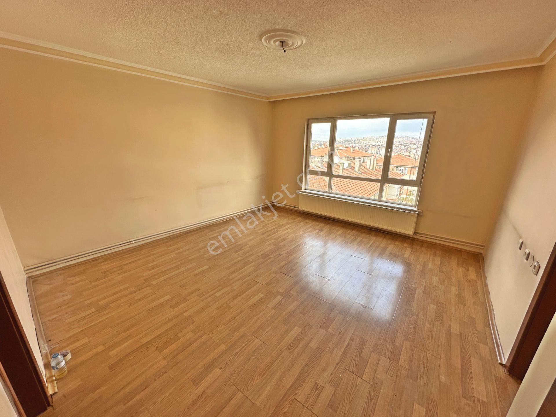 Münzeviler Cadde Üzerinde Ara Katta Manzaralı 3+1 Kiralık Daire