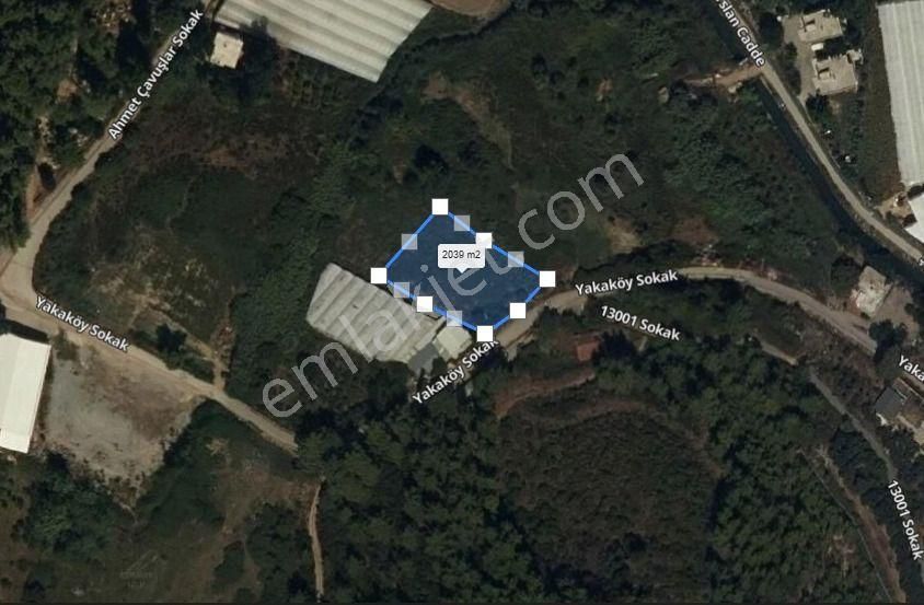 Aksu Güloluk Köy İçi Yol Kenarı Satılık 2000m² Arsa