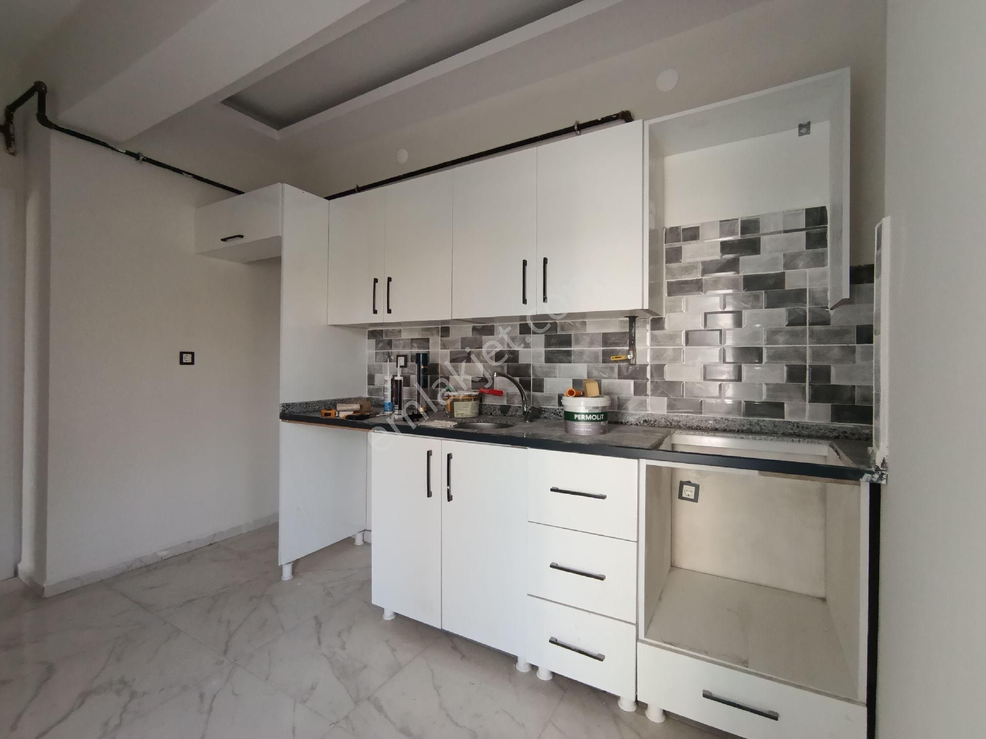 Seyrantepe Toplu Konut Arkasında 2+1 Yüksek Giriş Sıfır Yapı