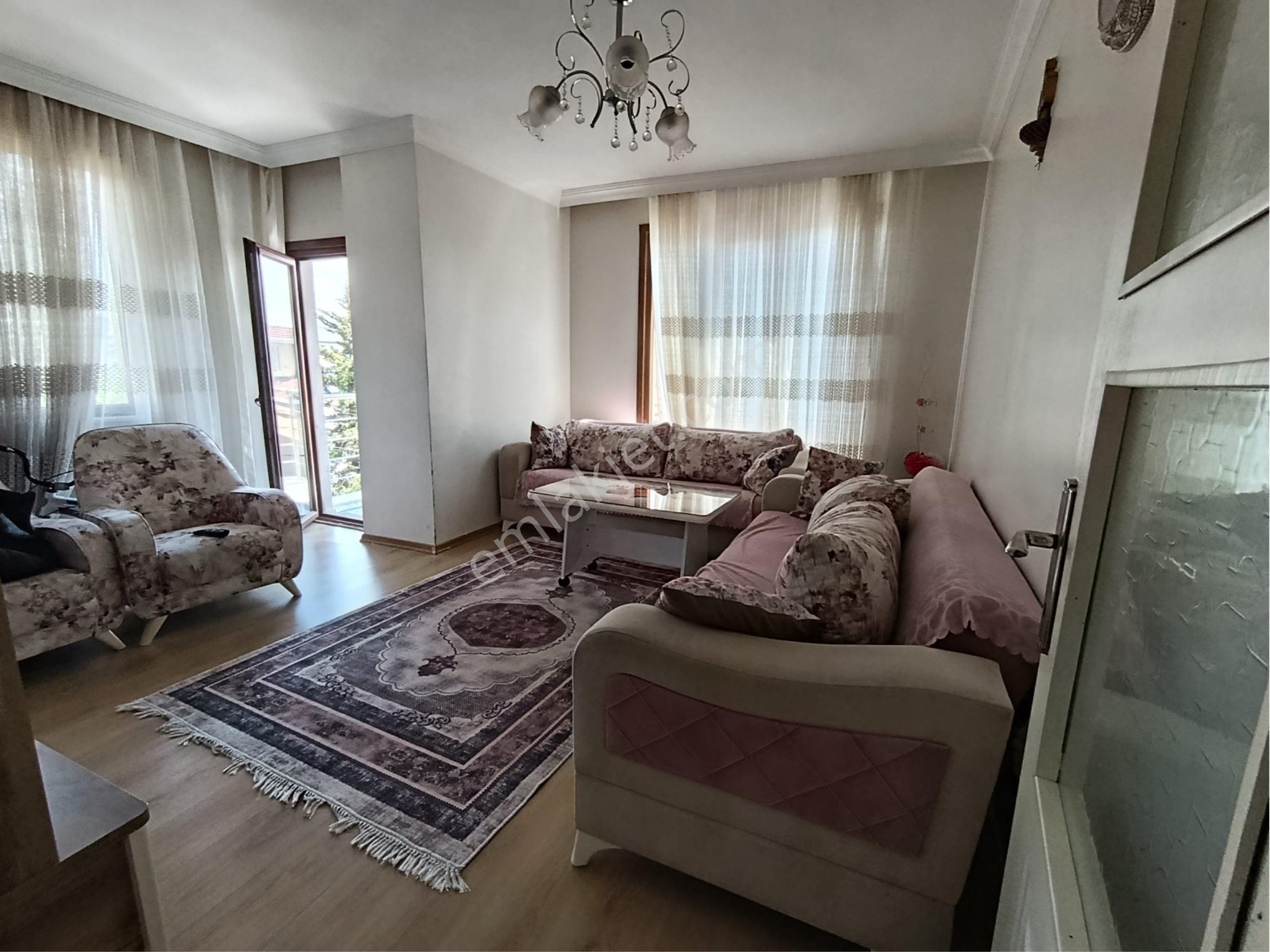 Satılık 2+1 Ara Kat 80 M2 Mevlana Mahallesi
